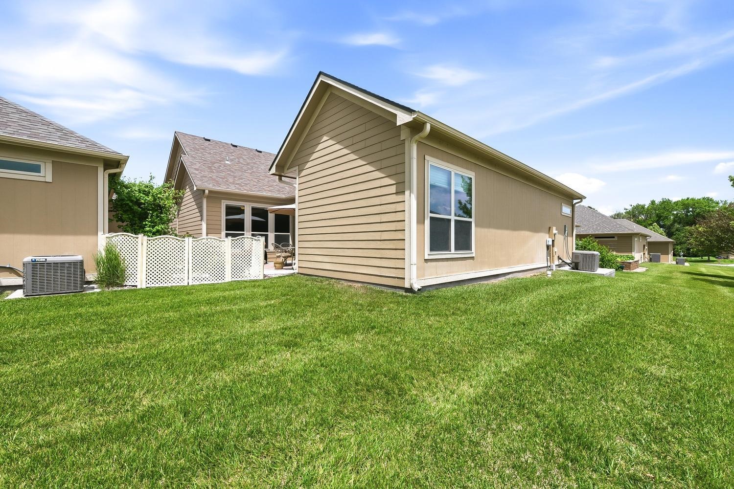 1212 S Nineiron Property Photo 2
