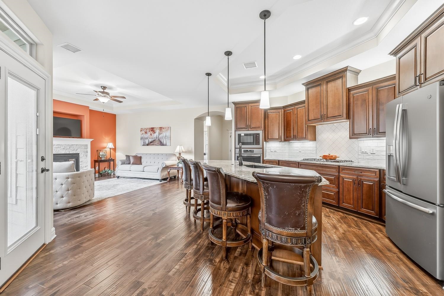 1212 S Nineiron Property Photo 8