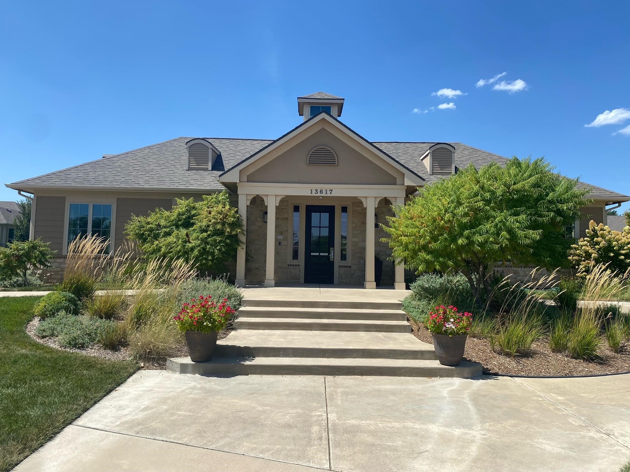1212 S Nineiron Property Photo 35