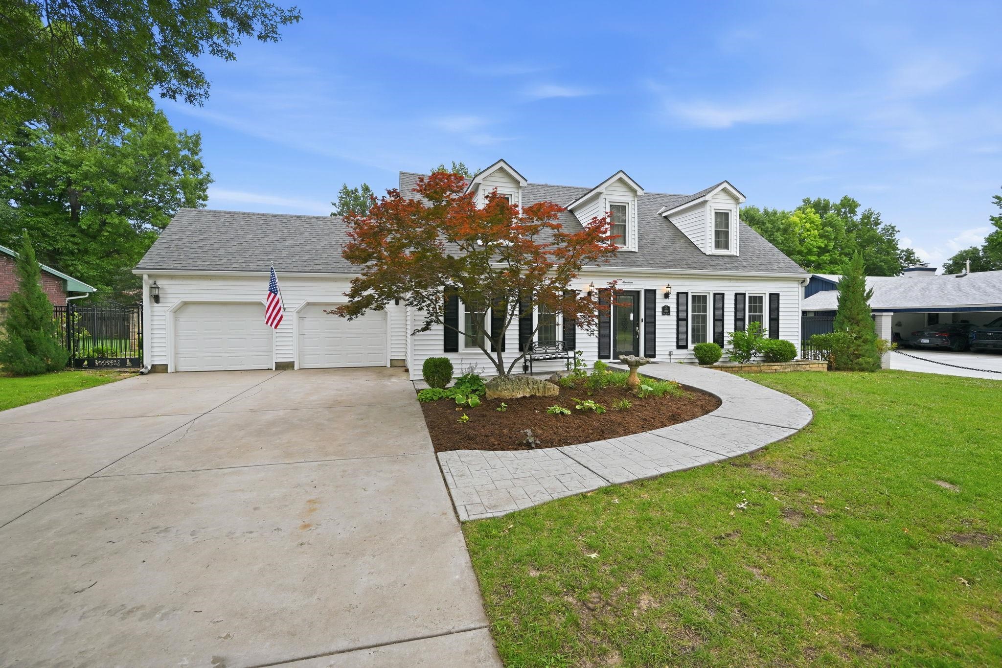 19 Fleetwood Property Photo 1