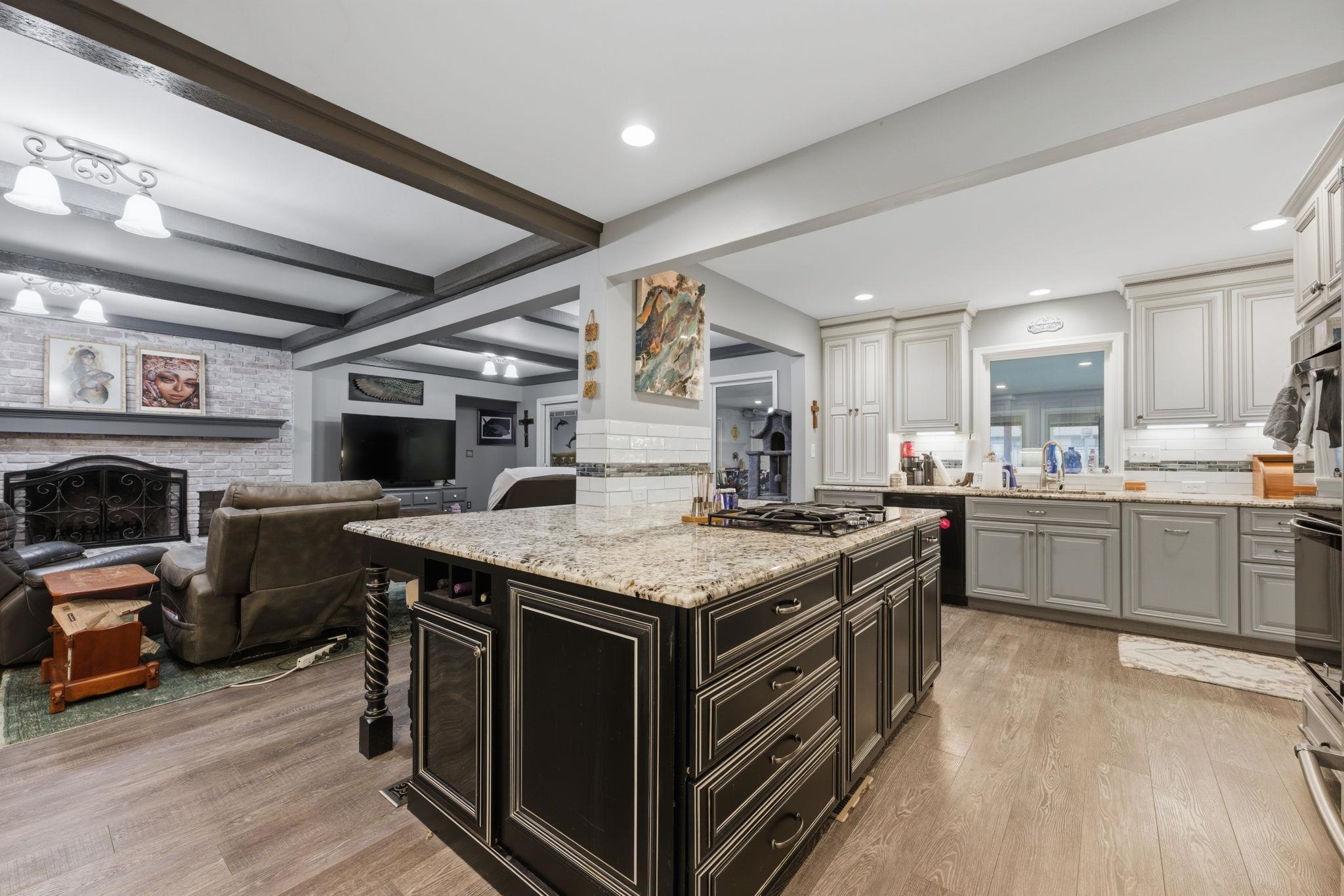 19 Fleetwood Property Photo 9