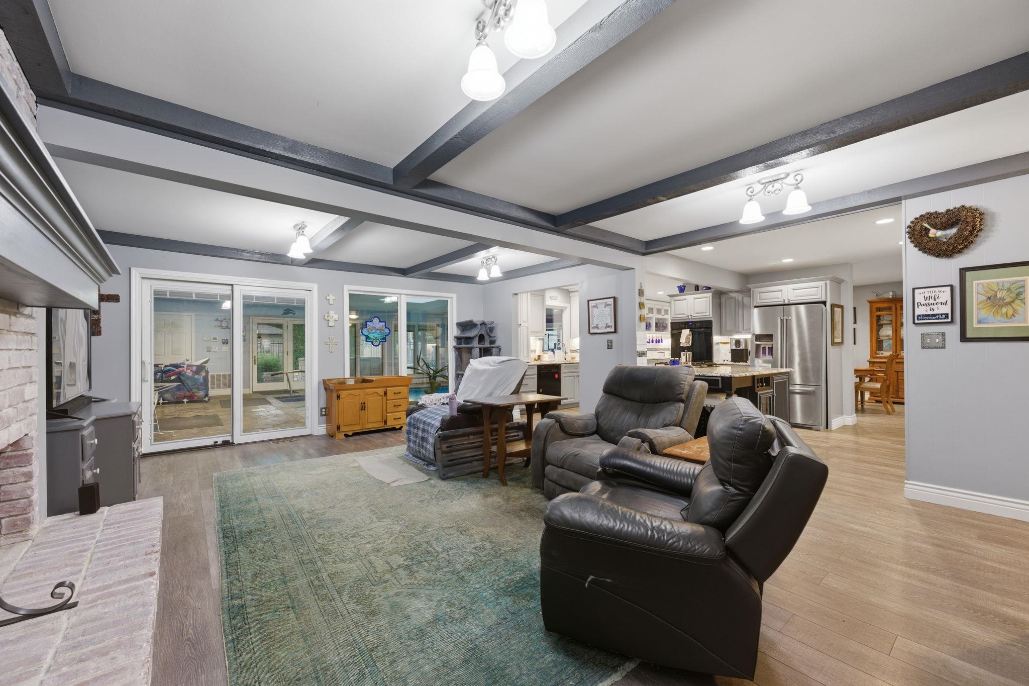 19 Fleetwood Property Photo 13