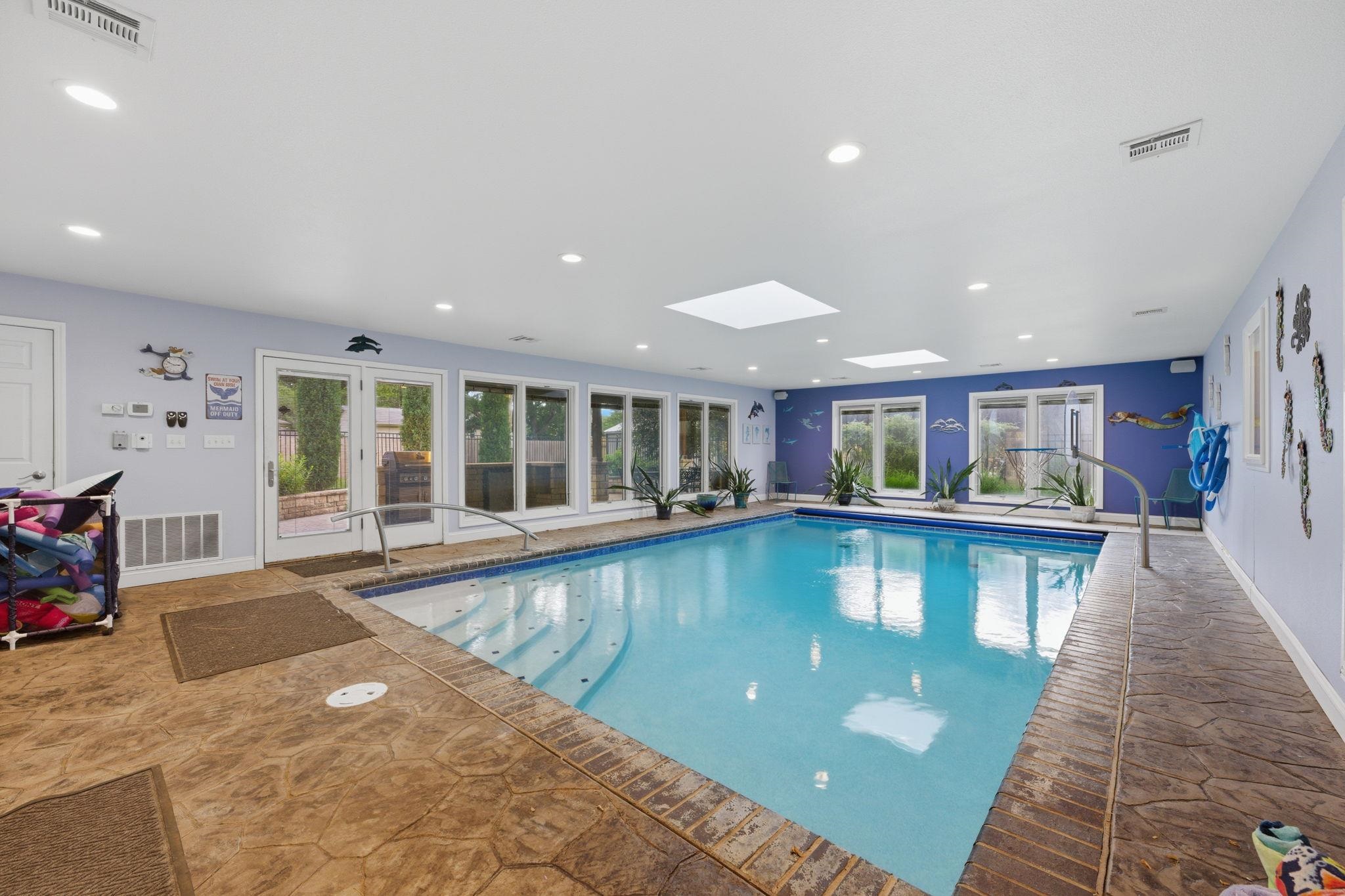 19 Fleetwood Property Photo 15