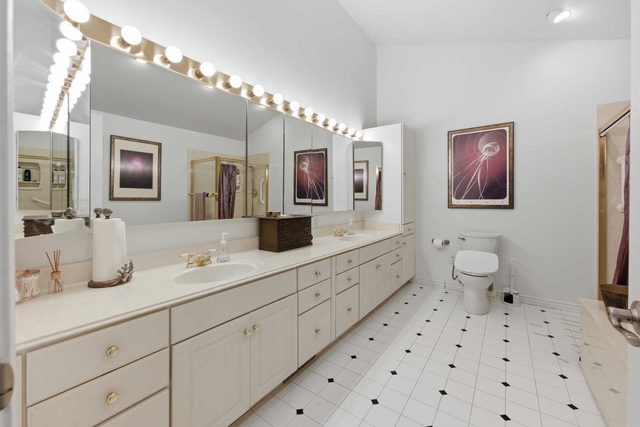 19 Fleetwood Property Photo 21