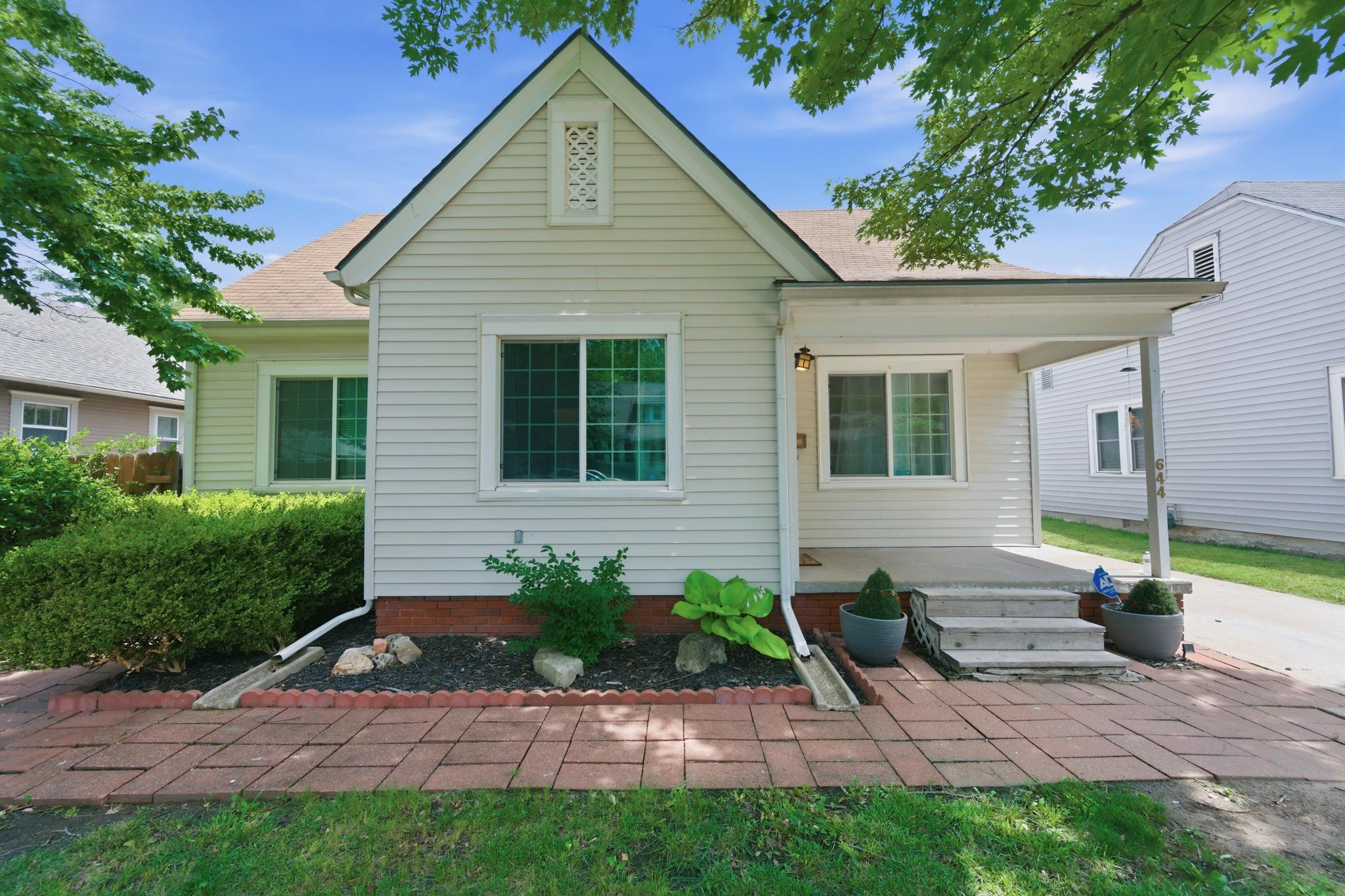 644 S Green St Property Photo 1
