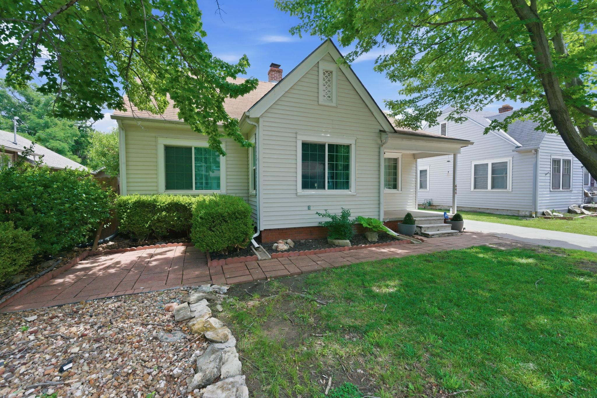 644 S Green St Property Photo 5