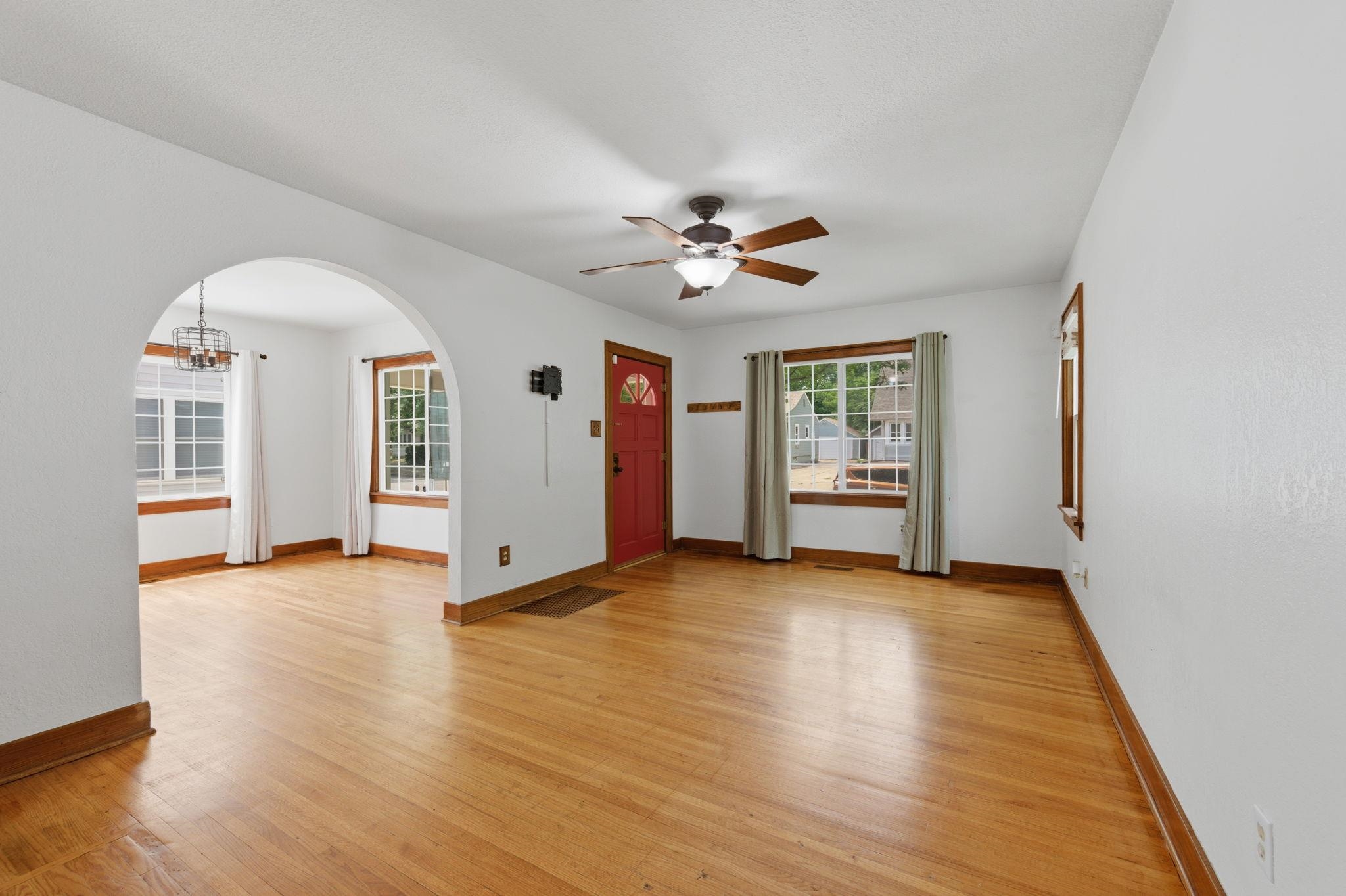 644 S Green St Property Photo 10