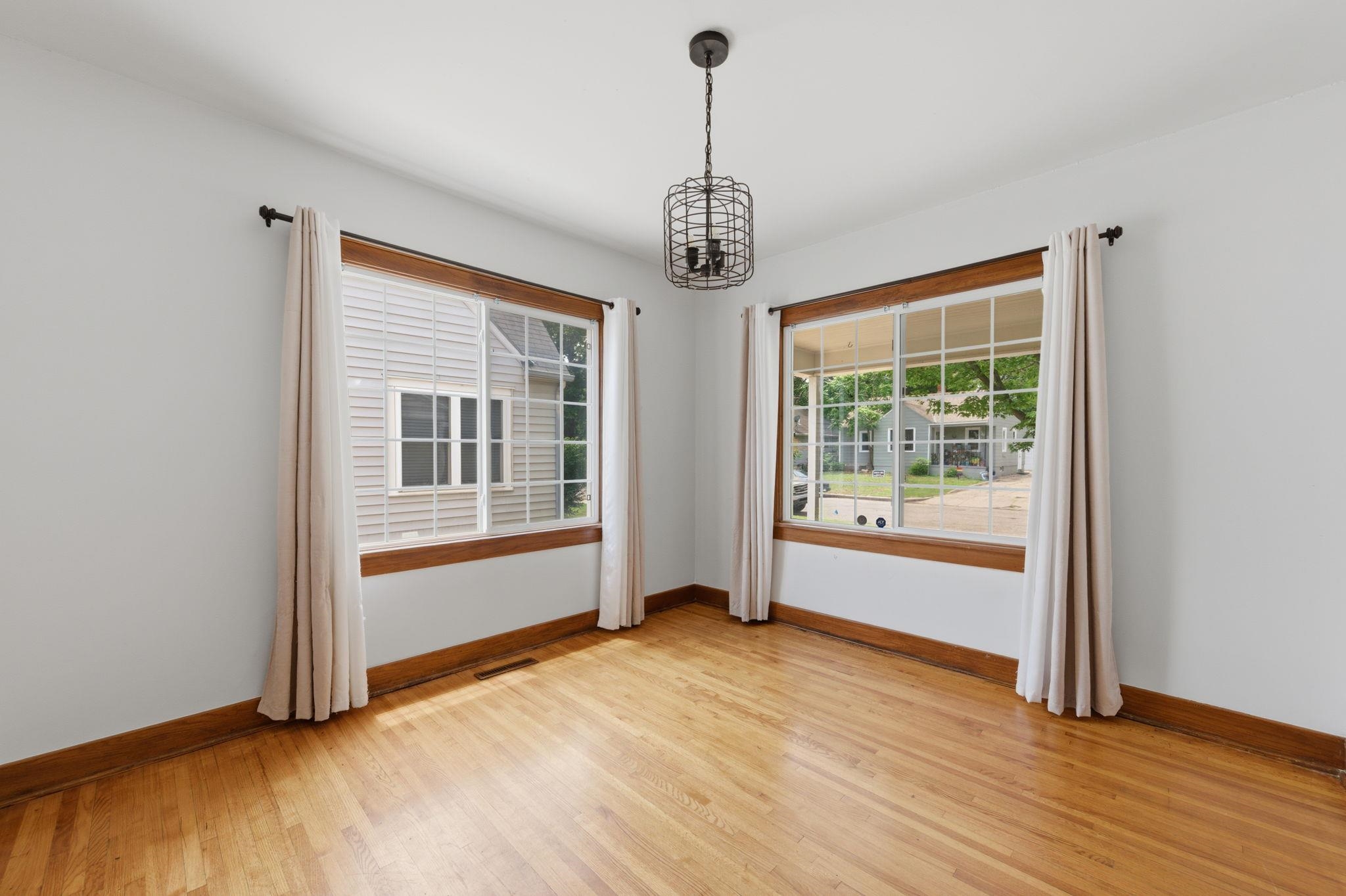 644 S Green St Property Photo 11