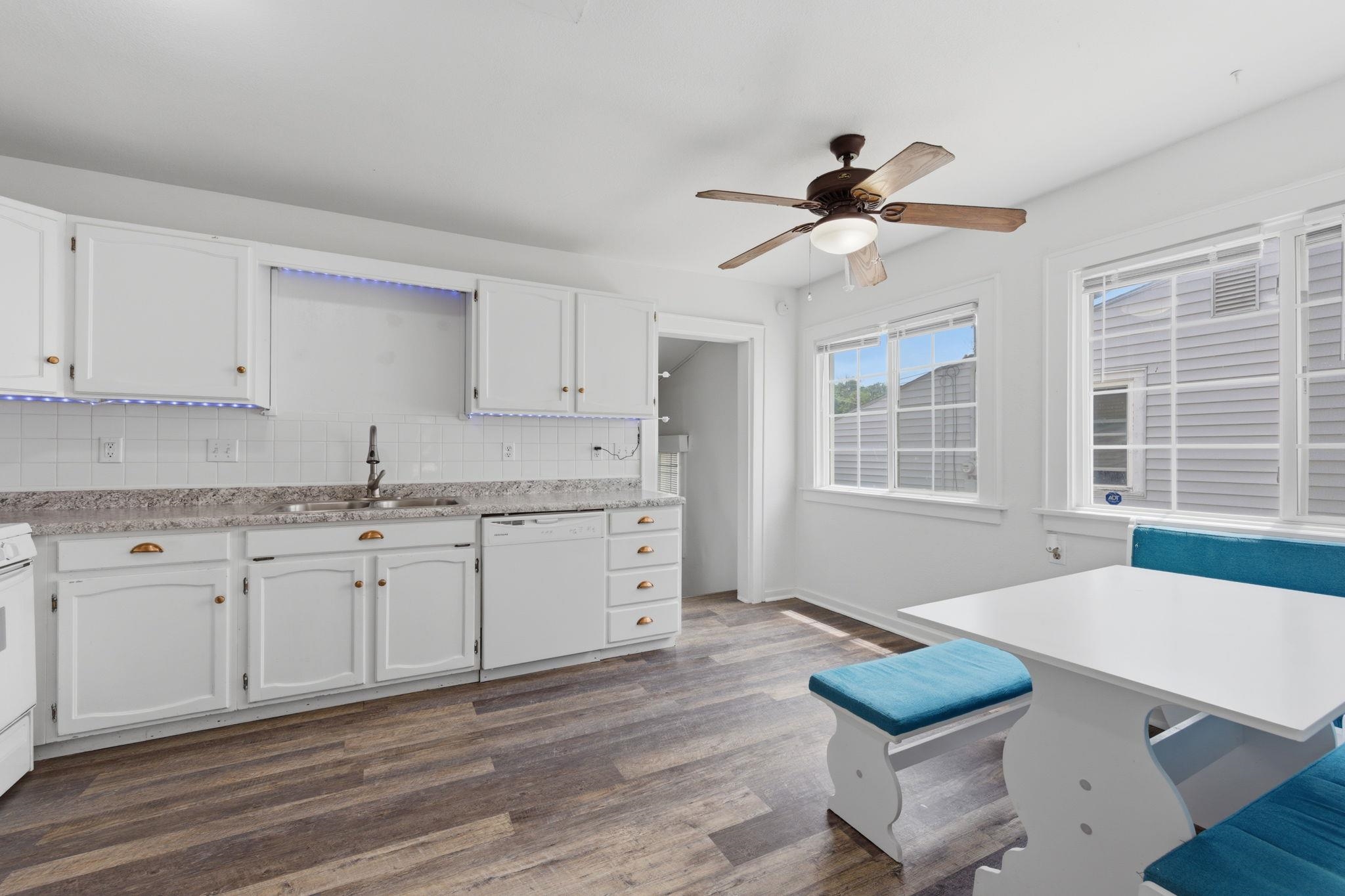 644 S Green St Property Photo 13