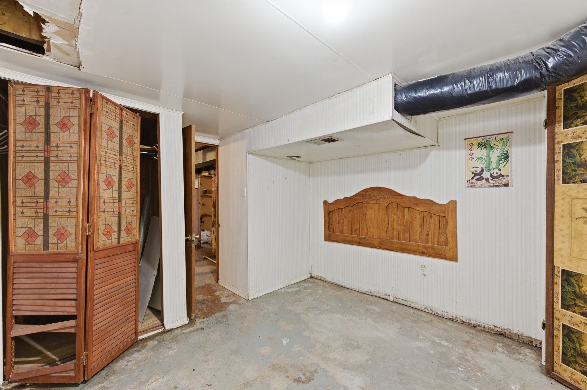 644 S Green St Property Photo 25