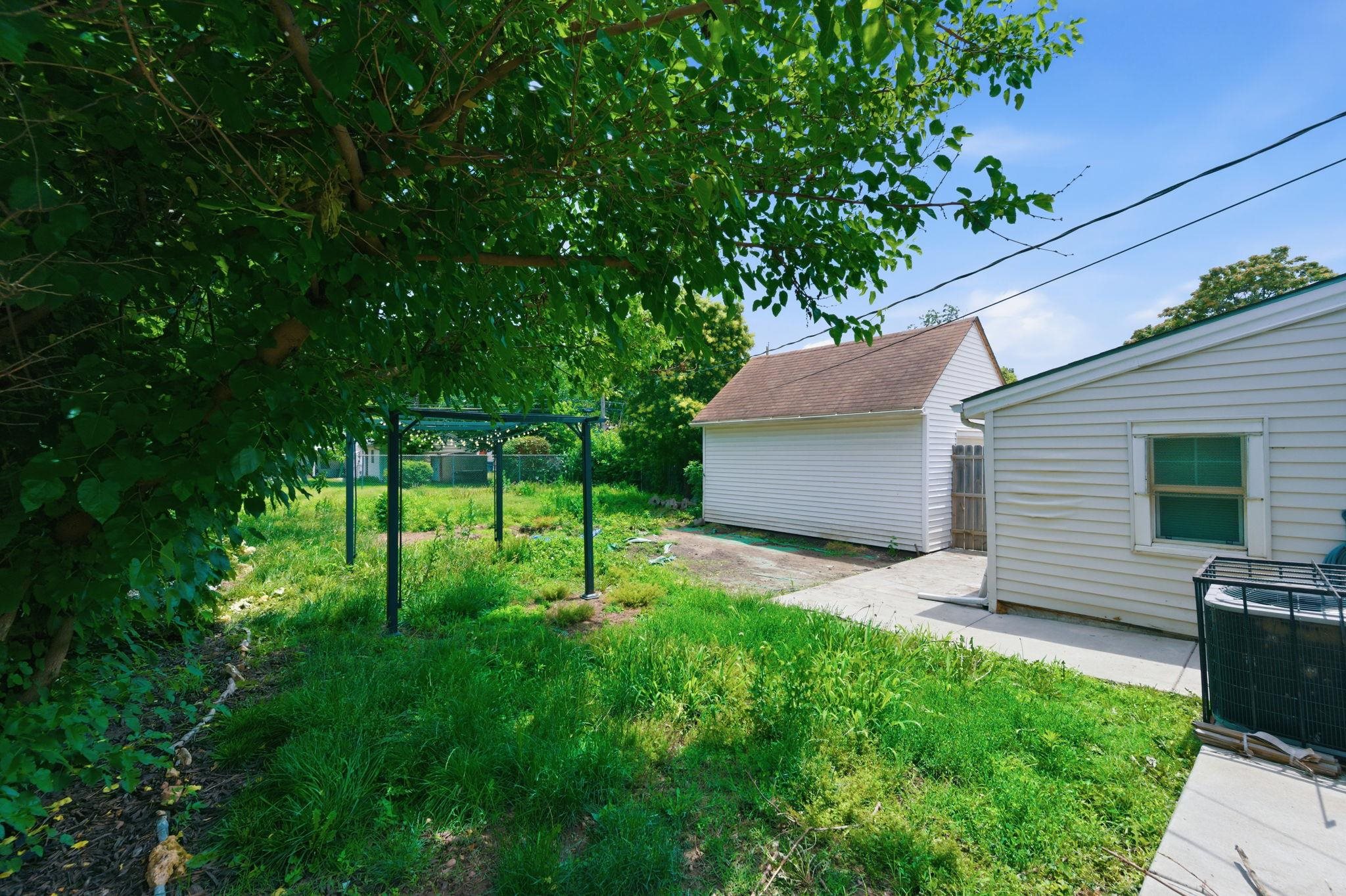644 S Green St Property Photo 32