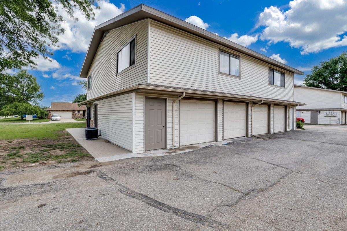 8700 W University Property Photo 18