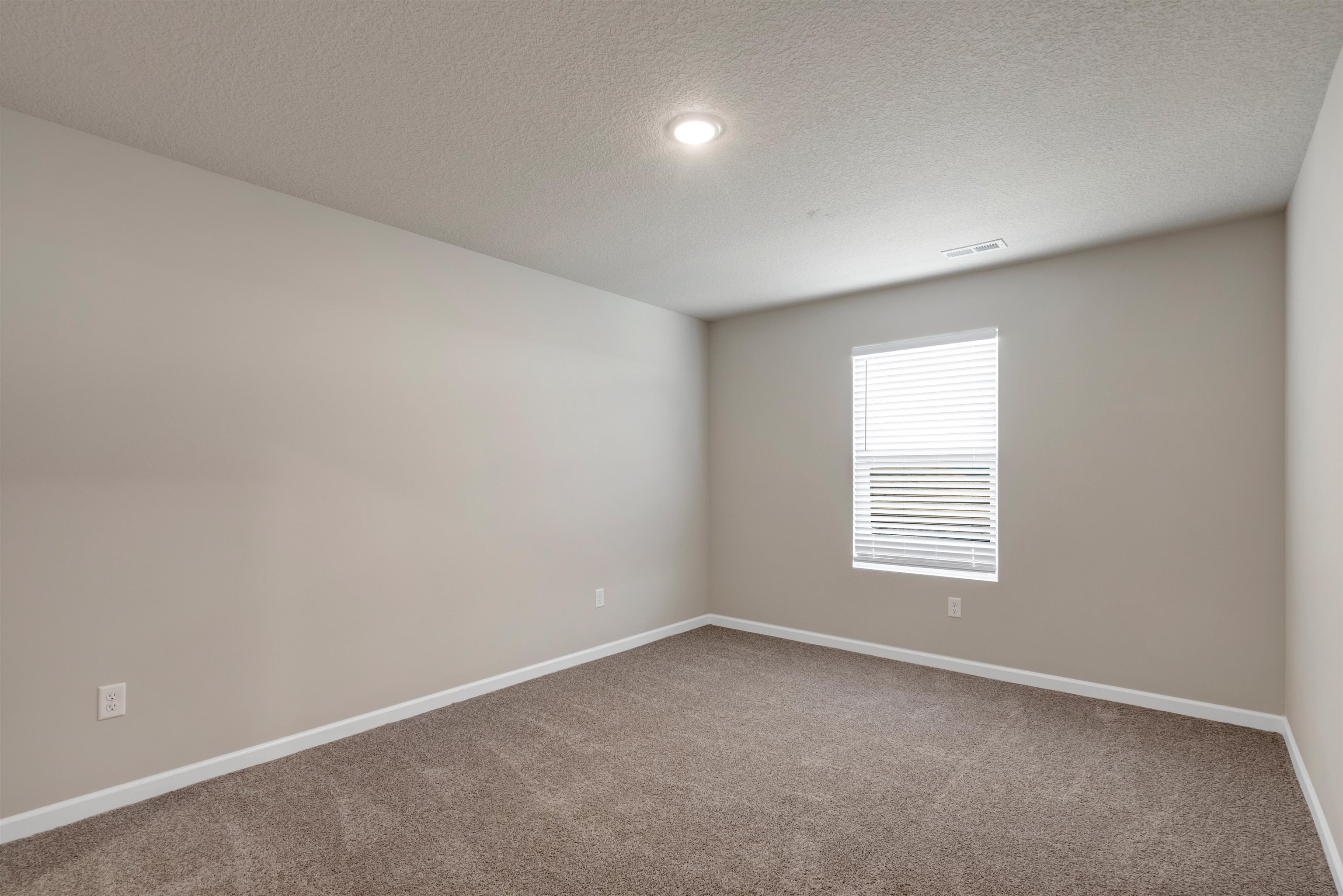 9210 E Hurst St Property Photo 8