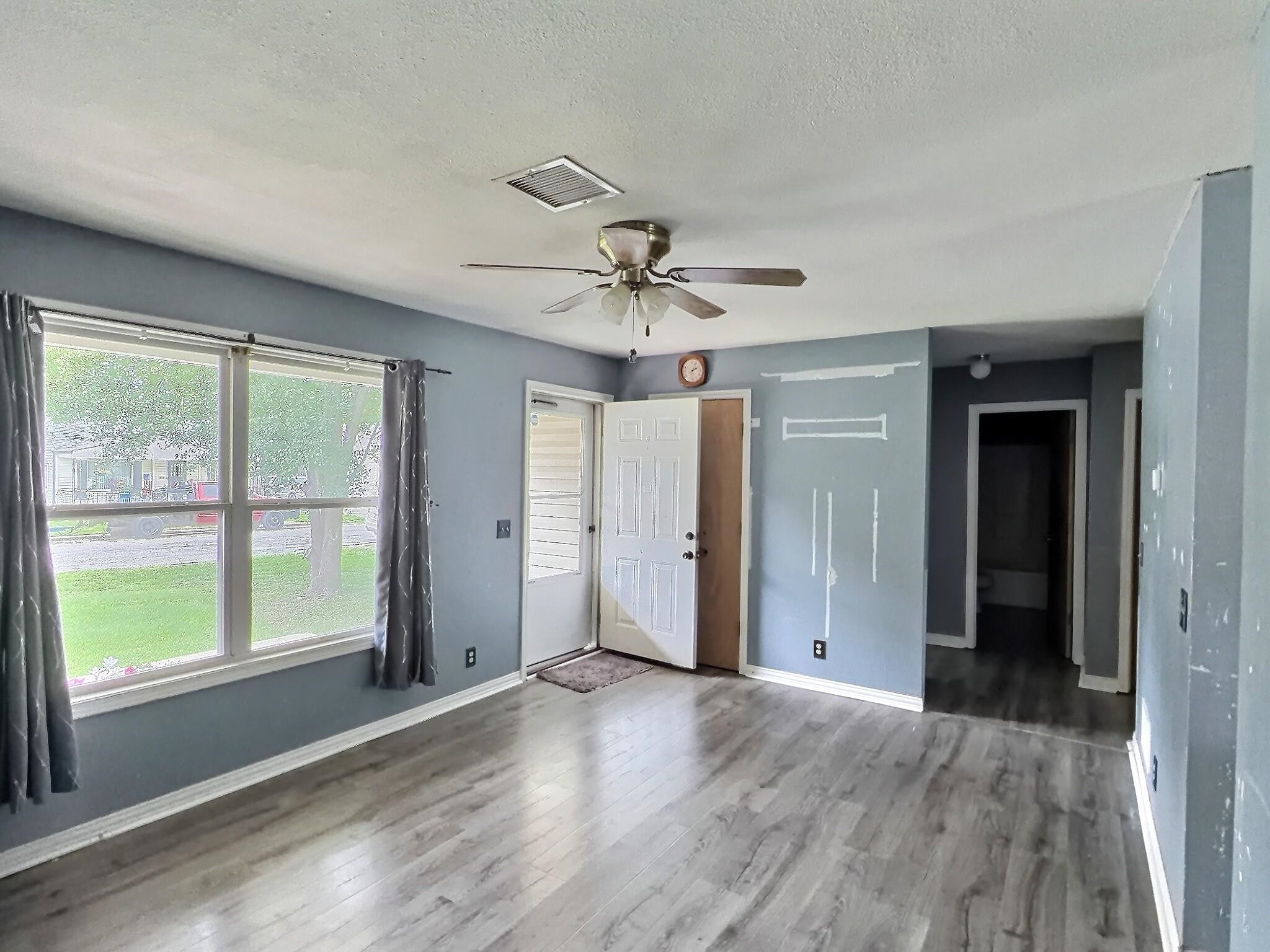 913 N C St. Property Photo 5