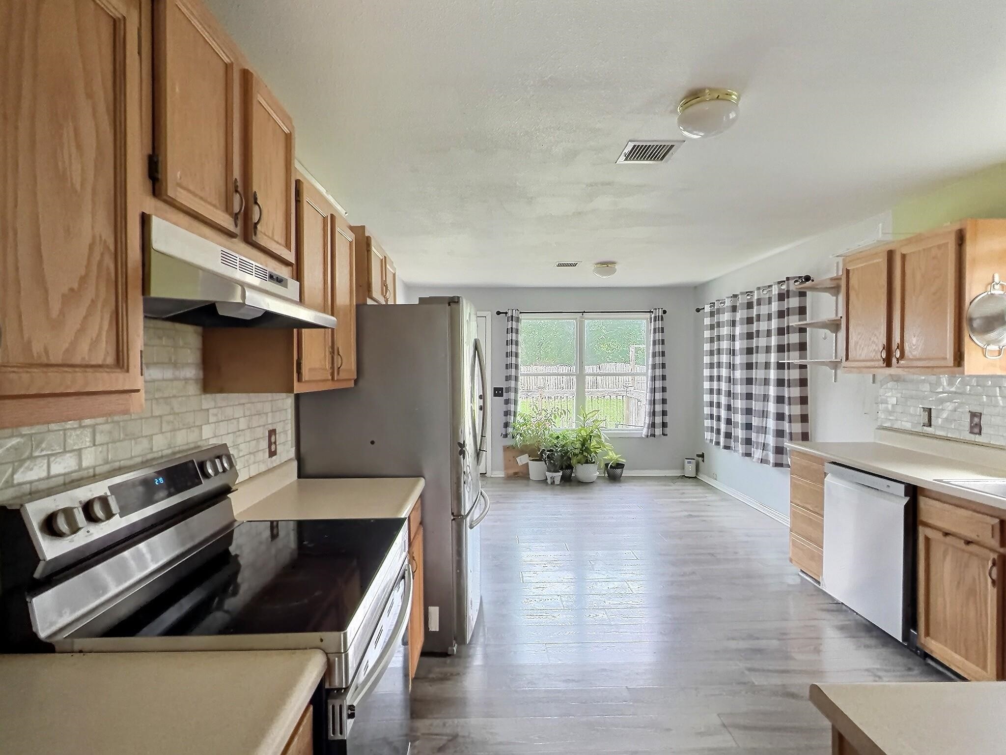 913 N C St. Property Photo 7