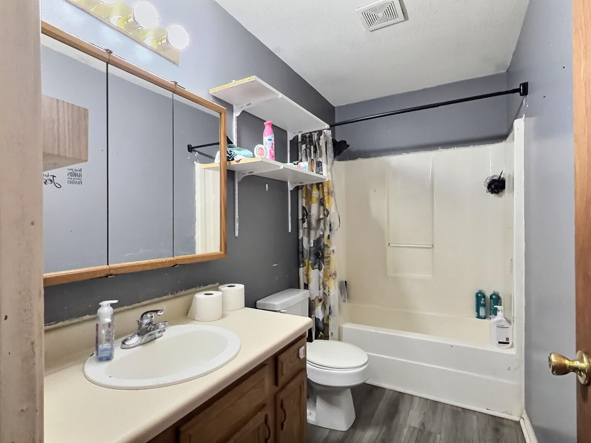 913 N C St. Property Photo 11