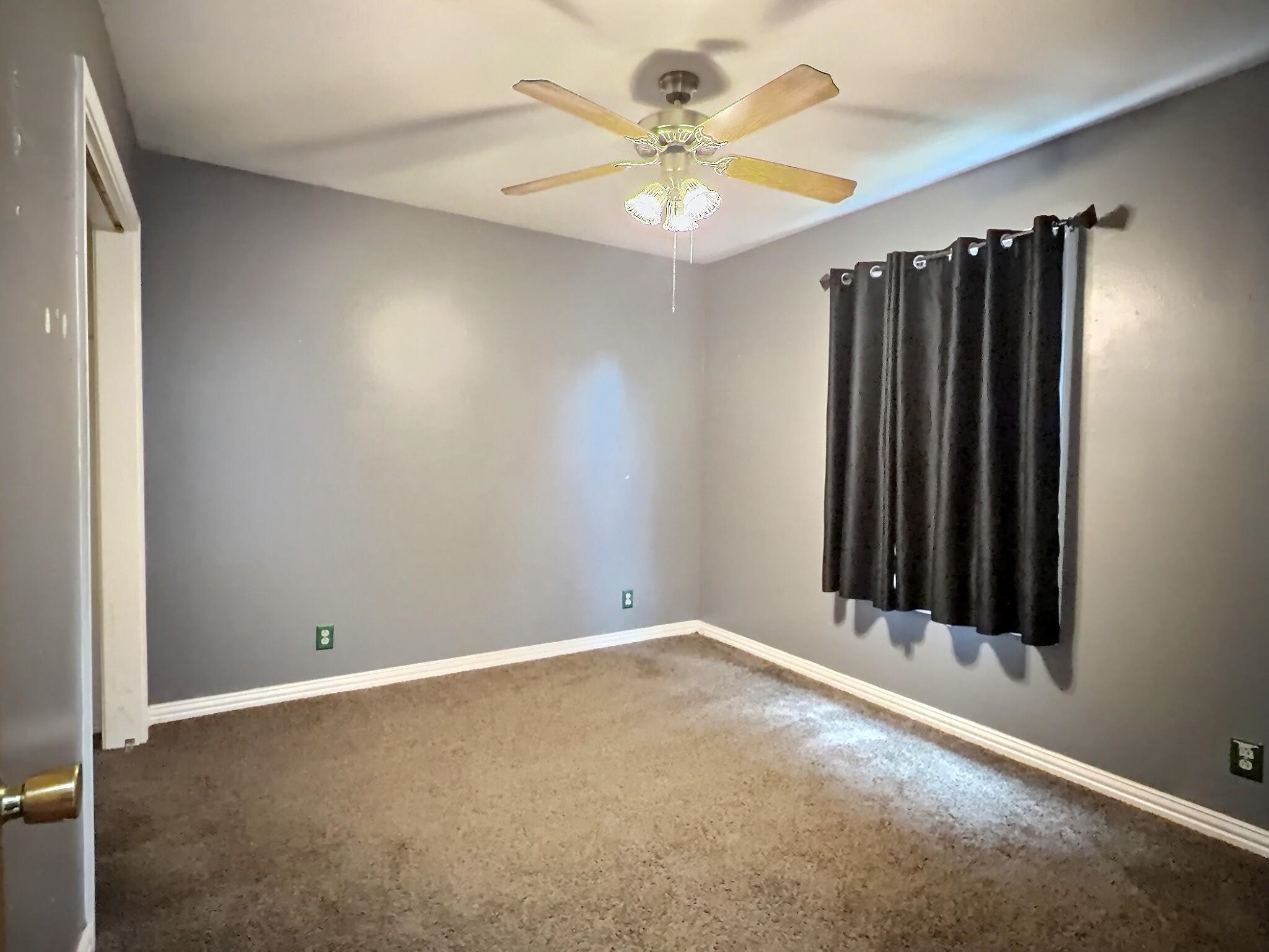 913 N C St. Property Photo 14