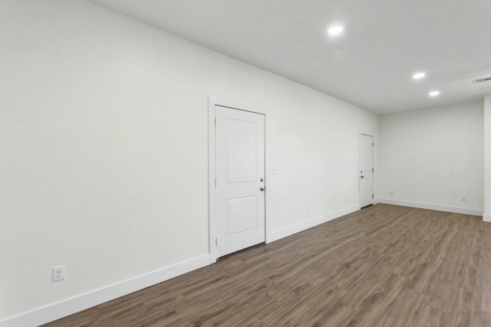 5752 E Bristol Street Property Photo 7