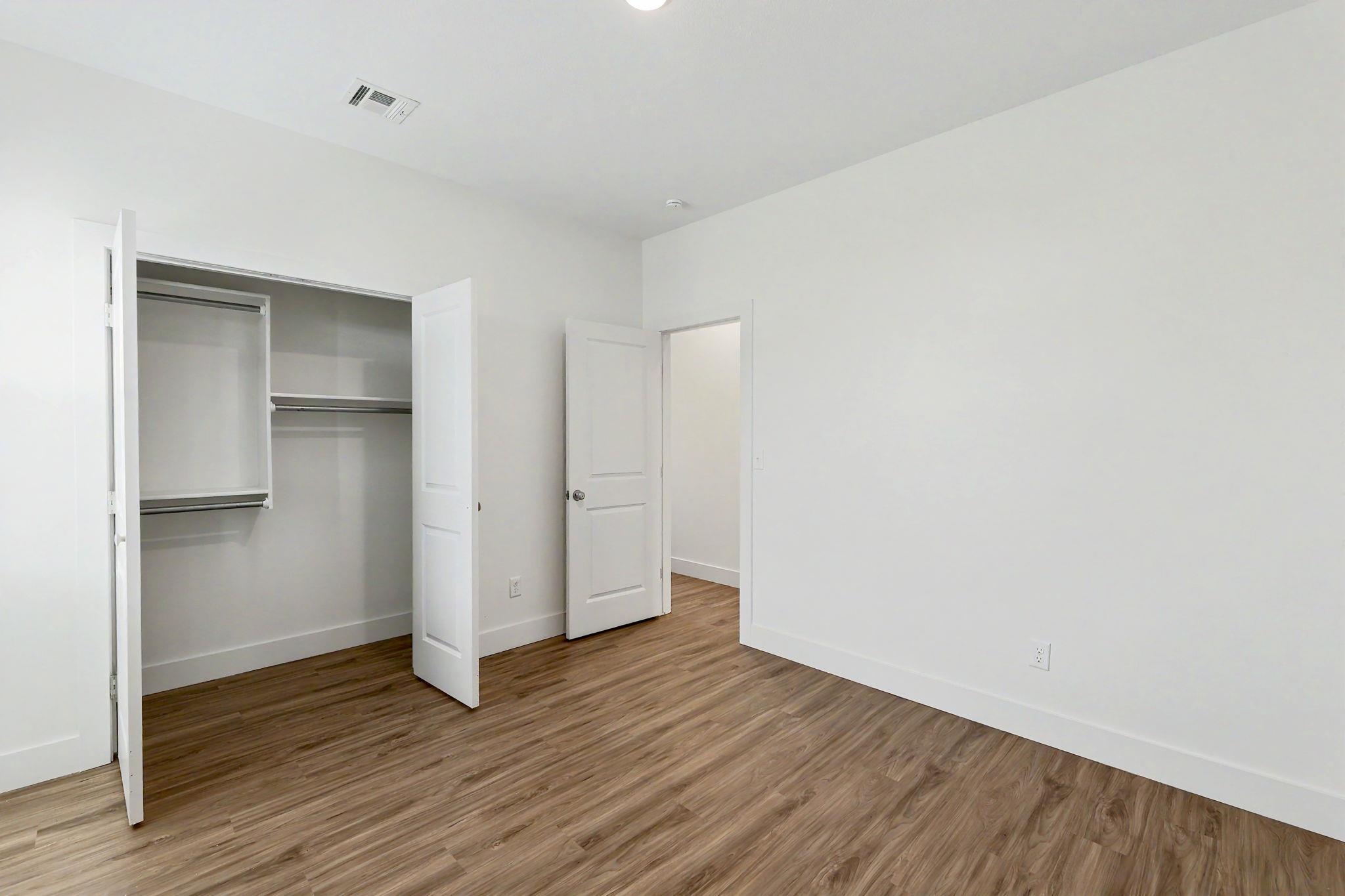 5752 E Bristol Street Property Photo 9