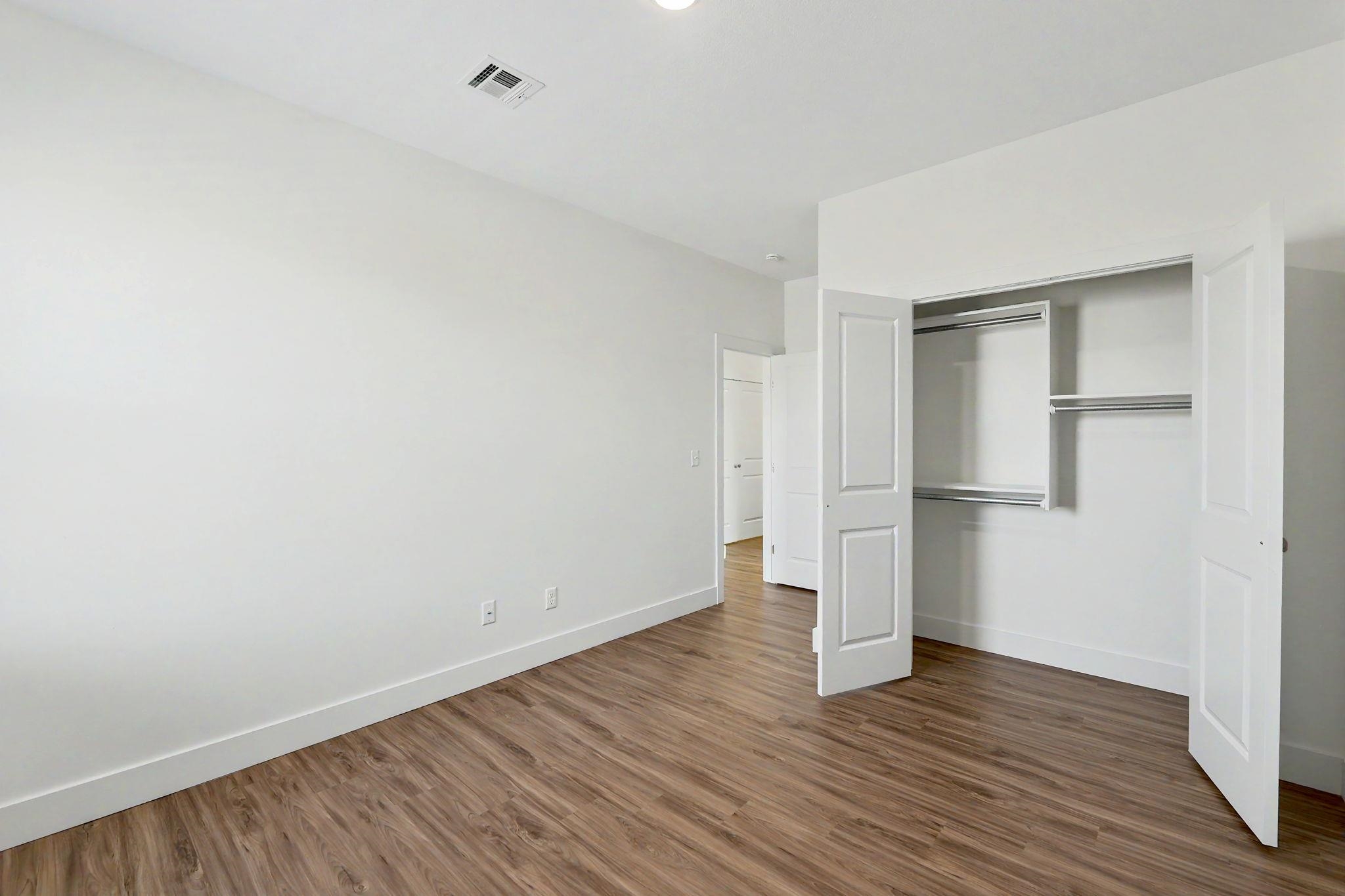 5752 E Bristol Street Property Photo 10