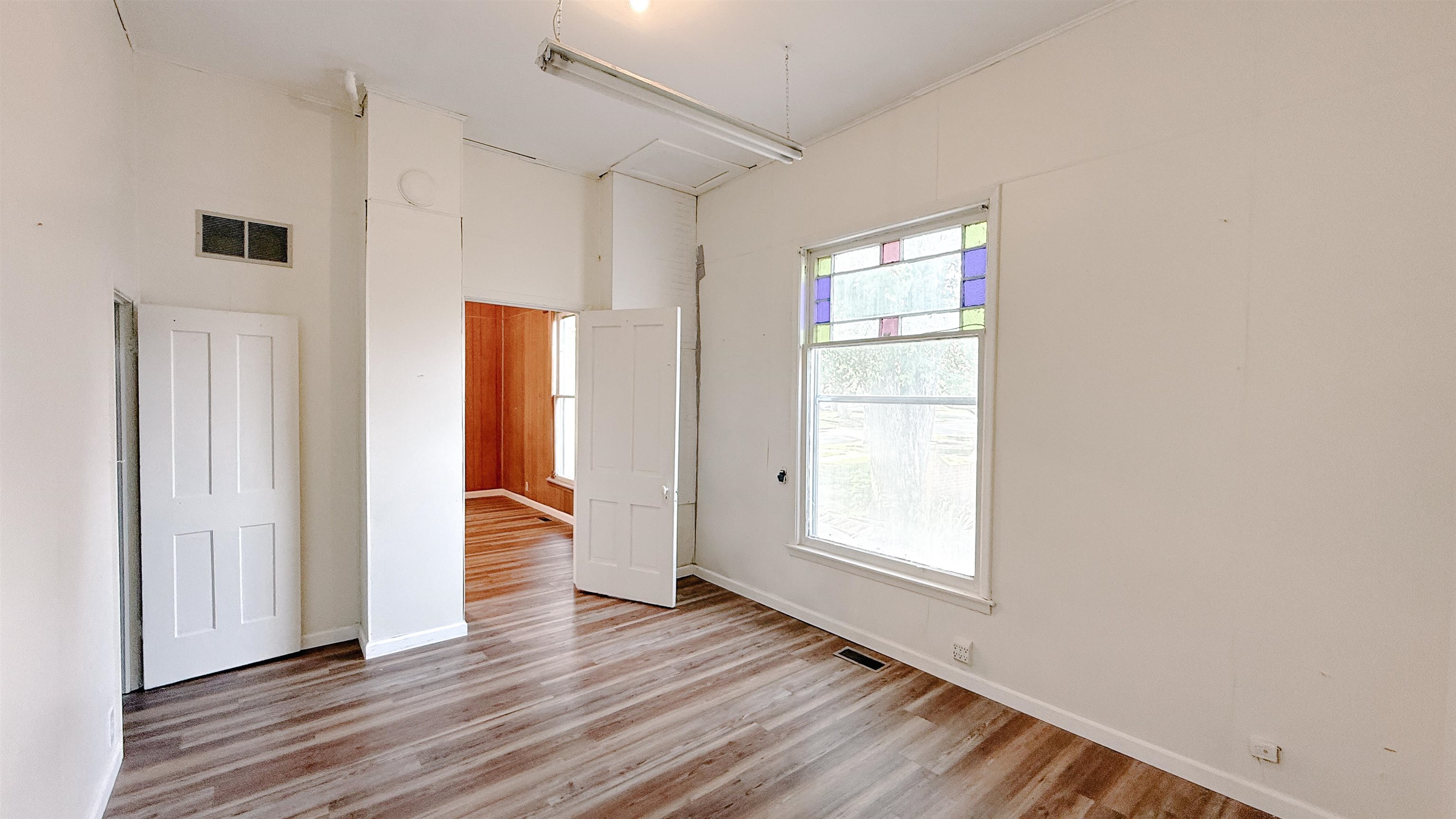 407 S Pine St Property Photo 8