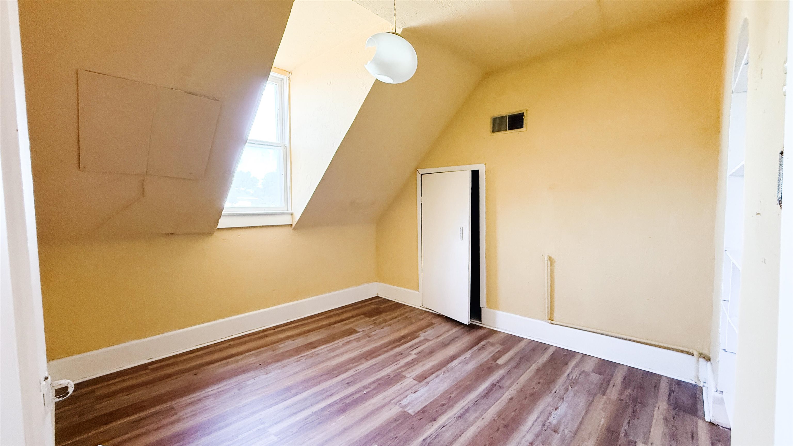 407 S Pine St Property Photo 12