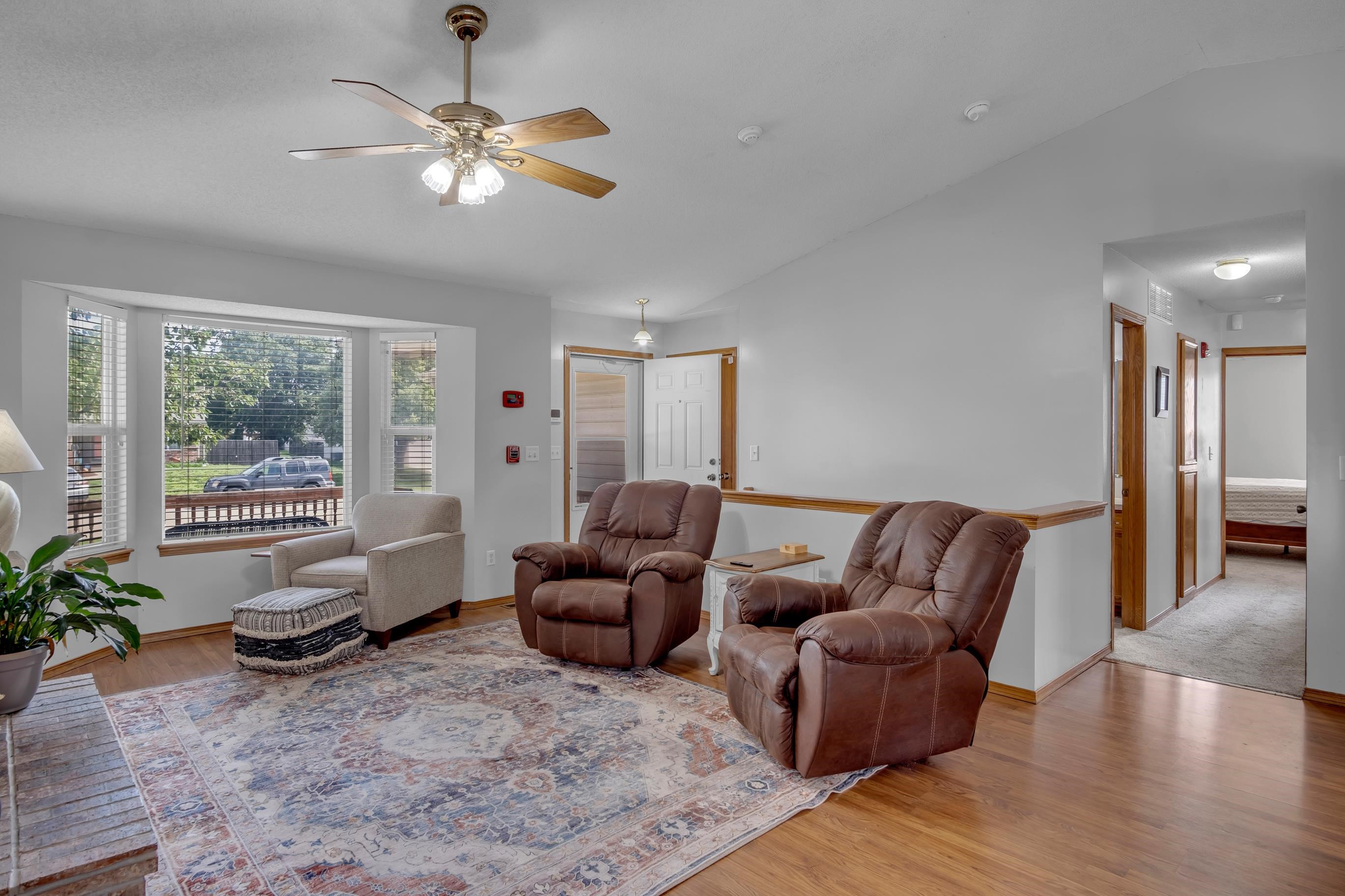 215 Sutton Property Photo 8
