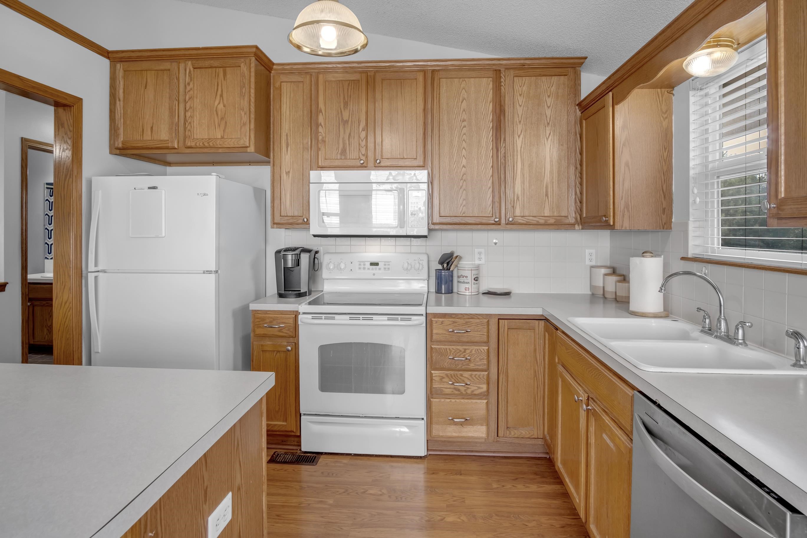 215 Sutton Property Photo 16