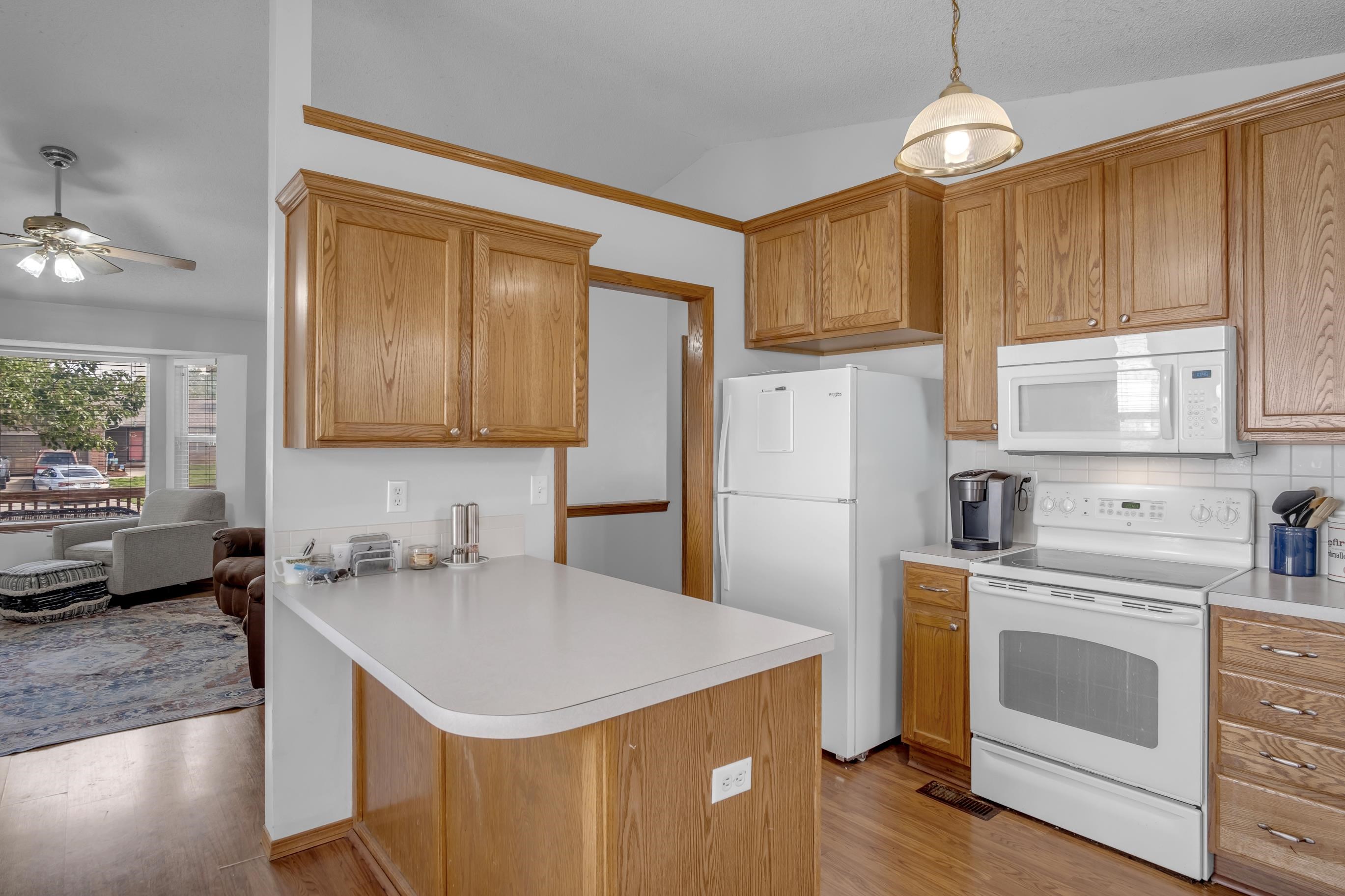 215 Sutton Property Photo 17