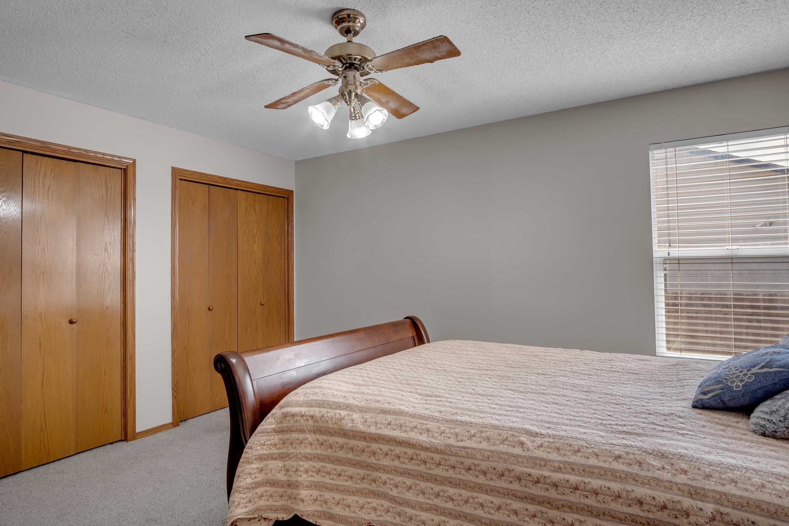 215 Sutton Property Photo 24