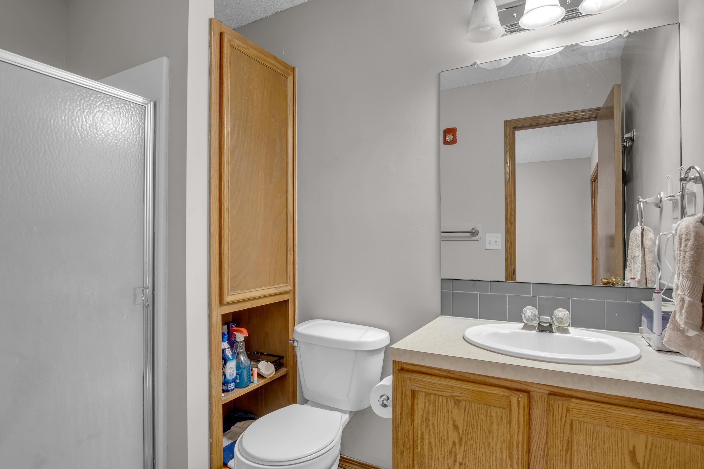 215 Sutton Property Photo 26