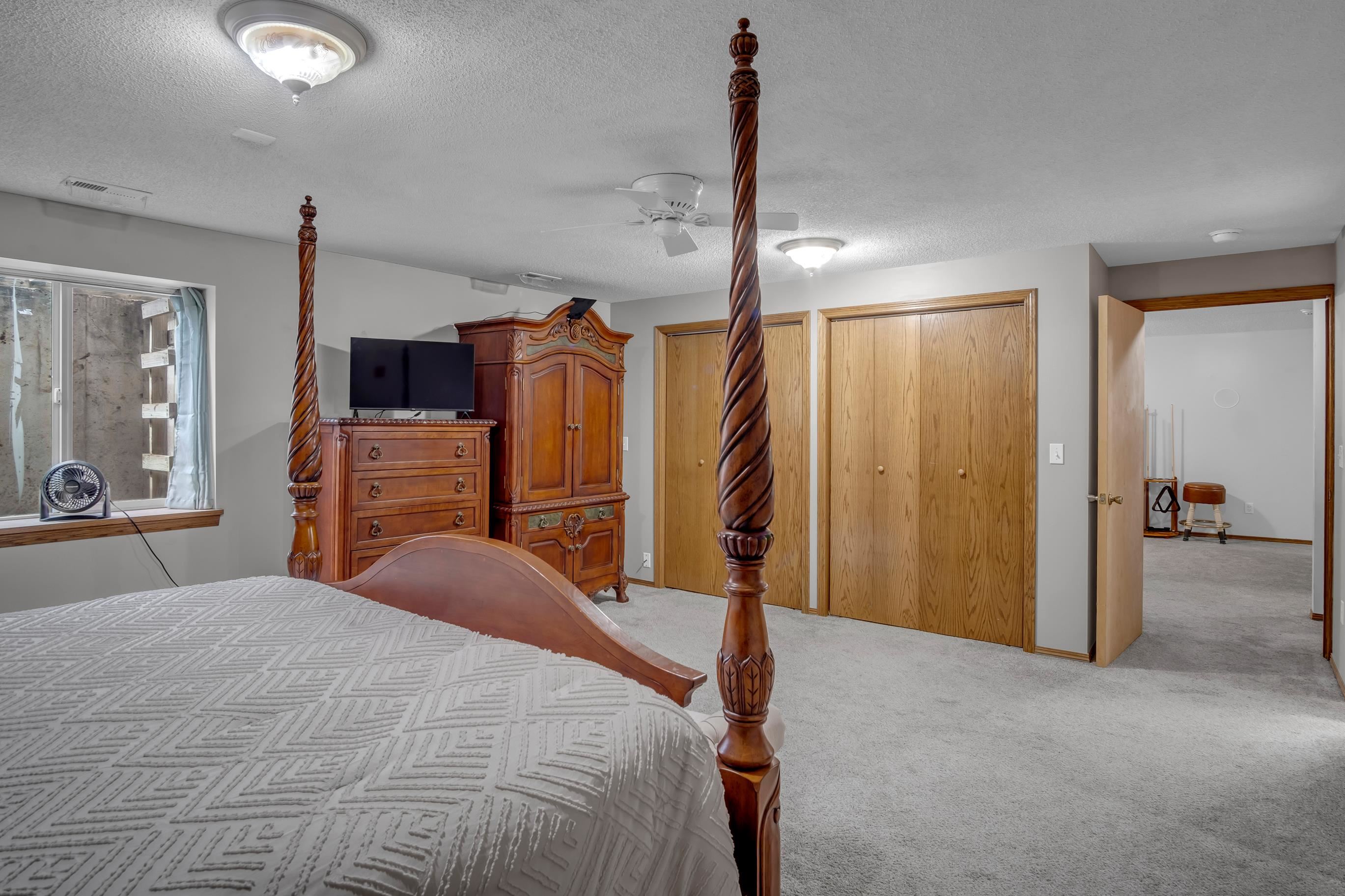 215 Sutton Property Photo 30