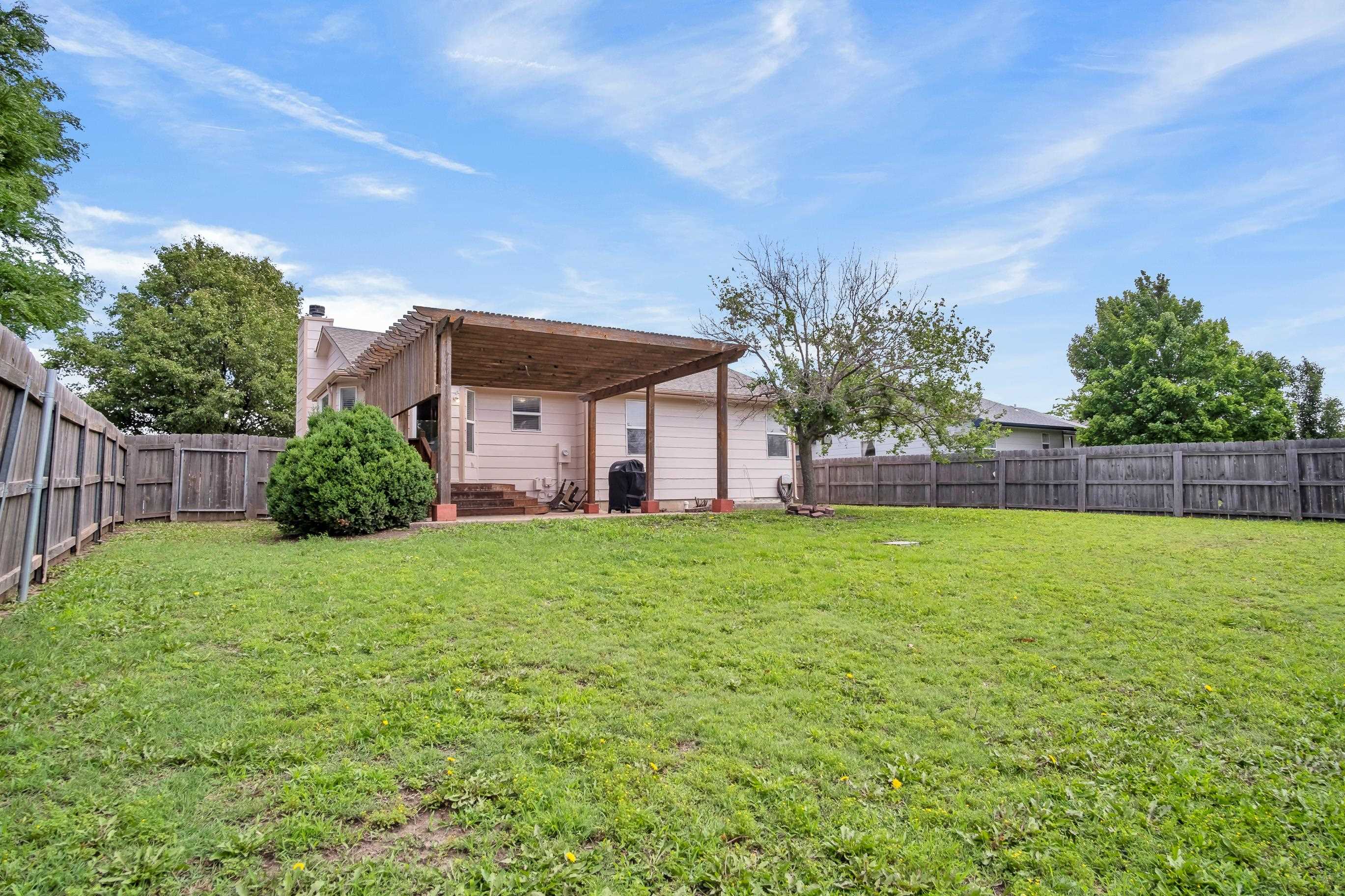 215 Sutton Property Photo 35