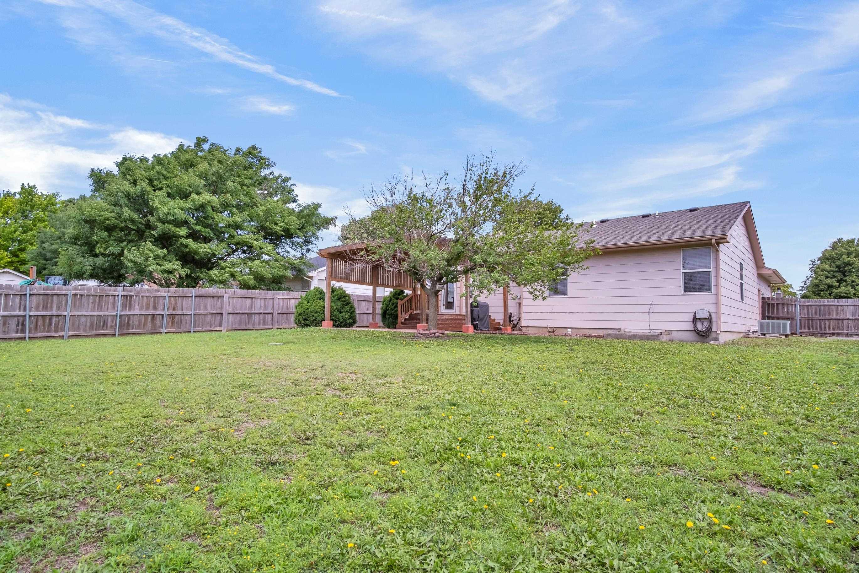 215 Sutton Property Photo 36