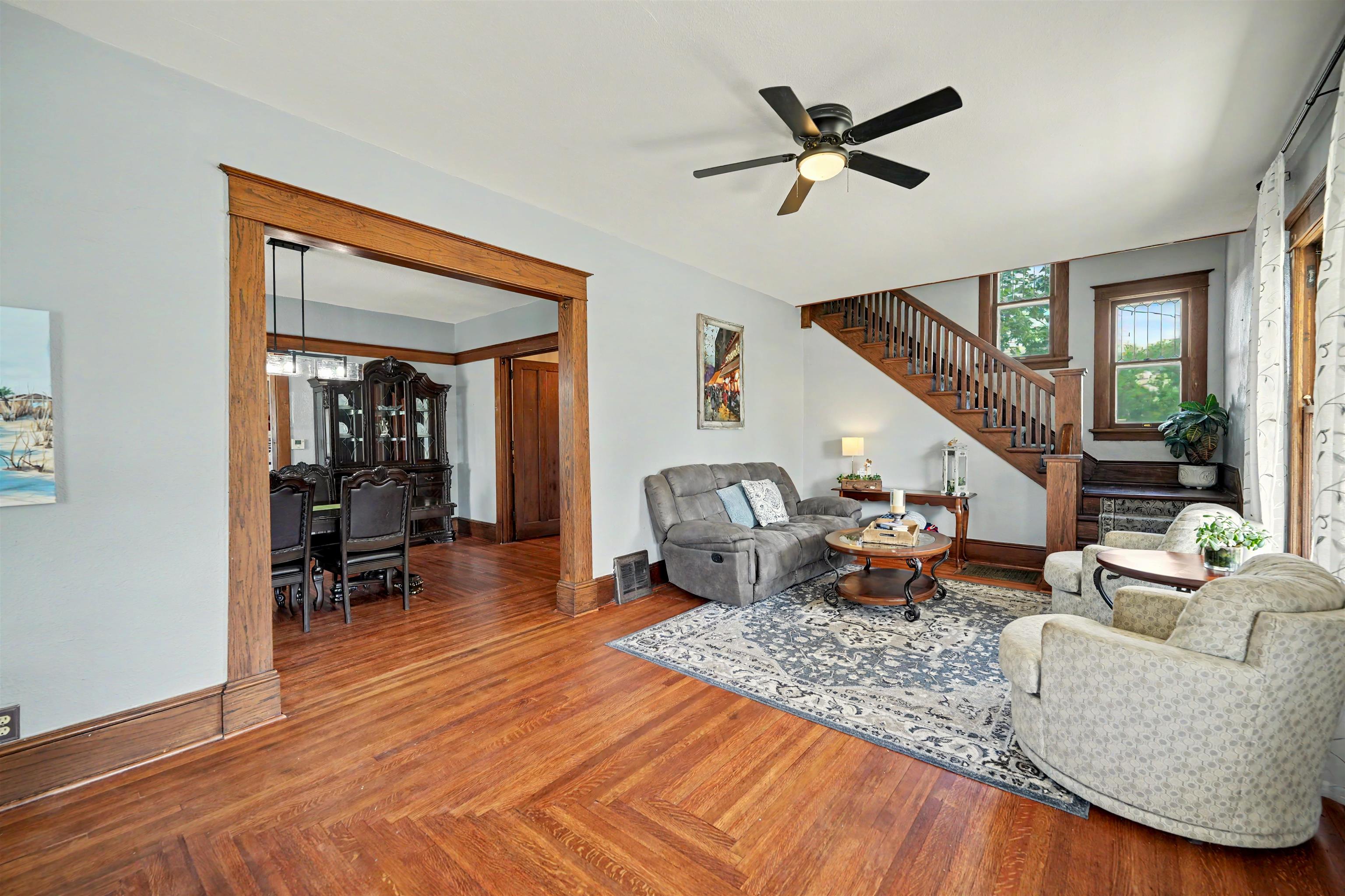 301 N Mill St Property Photo 6