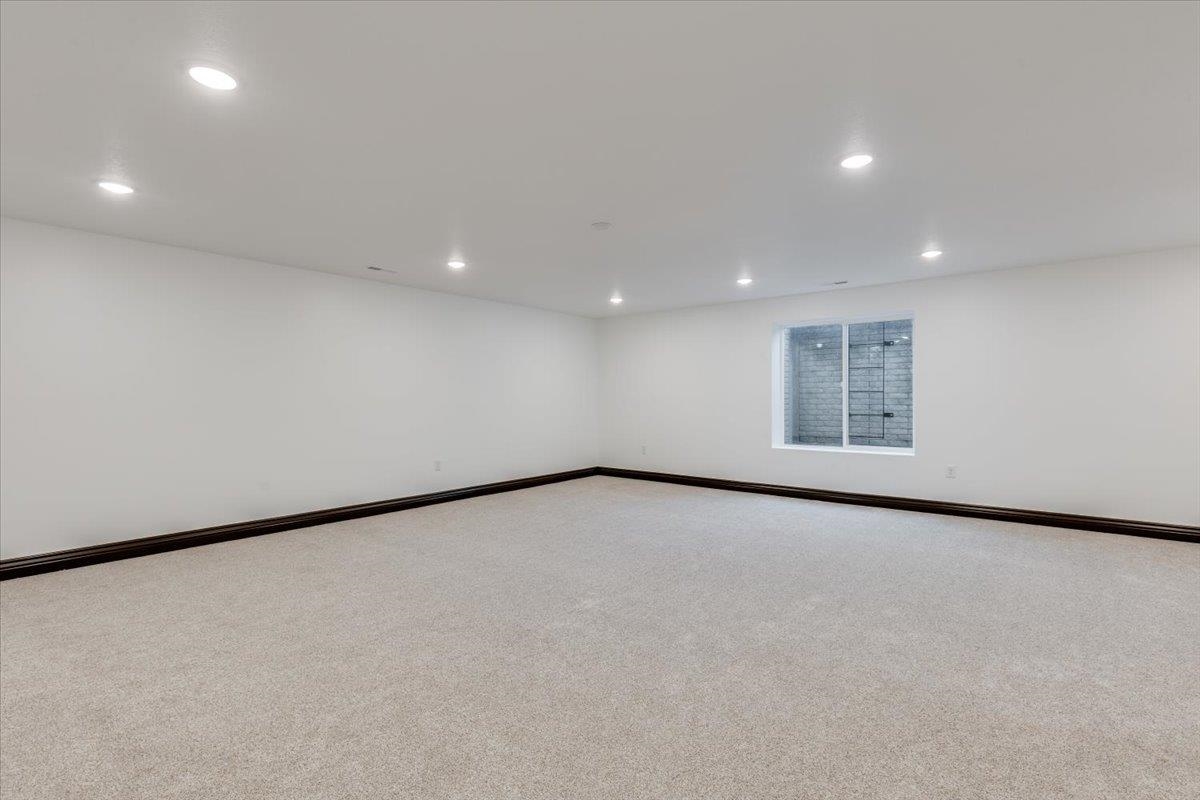415 S Stoney Creek St Property Photo 22