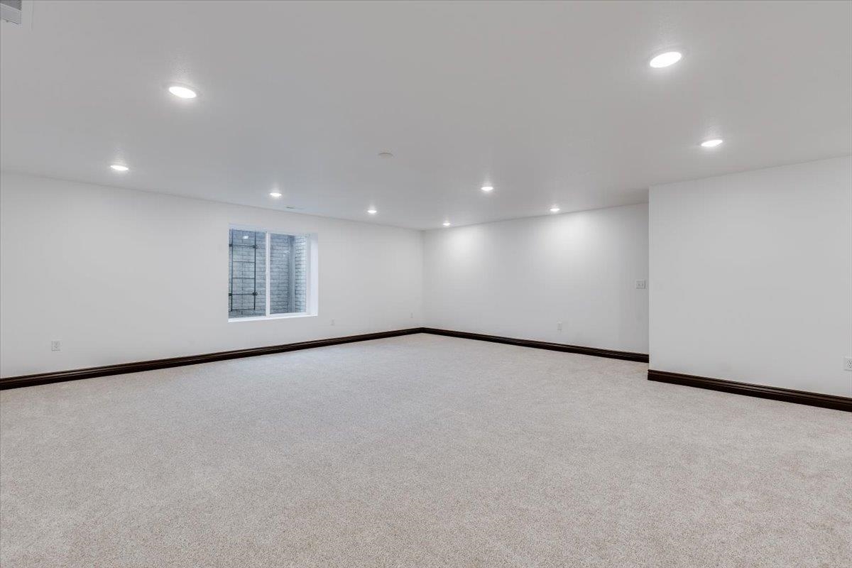 415 S Stoney Creek St Property Photo 23