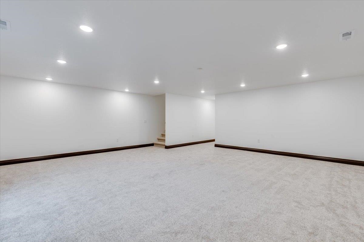 415 S Stoney Creek St Property Photo 24