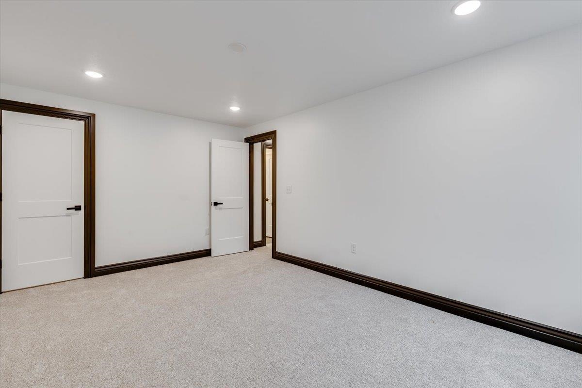415 S Stoney Creek St Property Photo 27