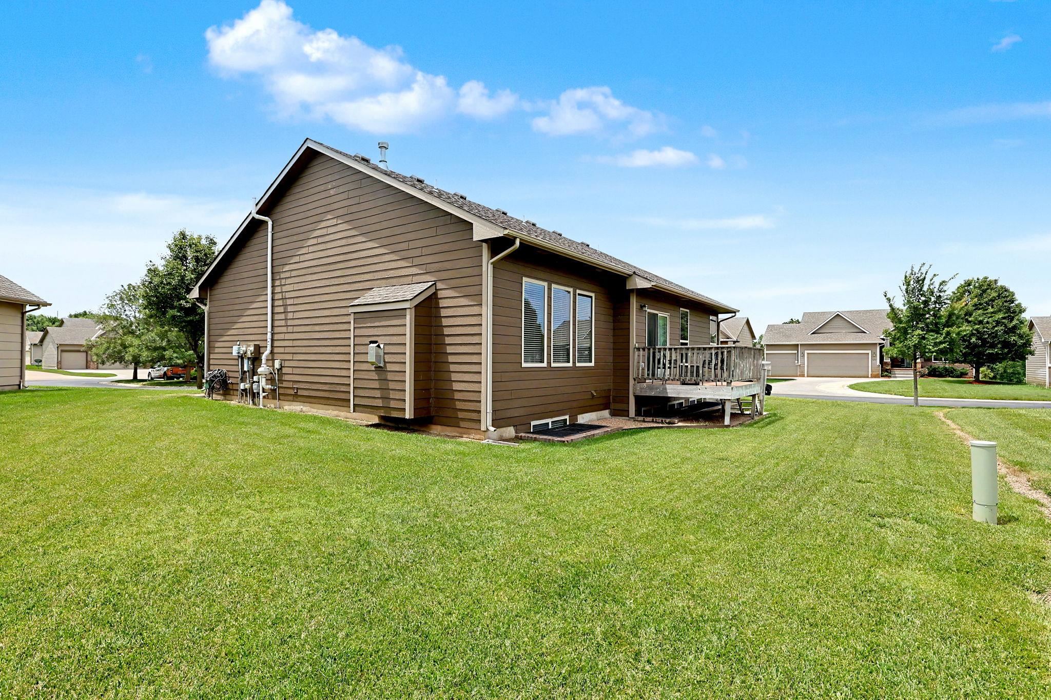 933 W Threewood Property Photo 35