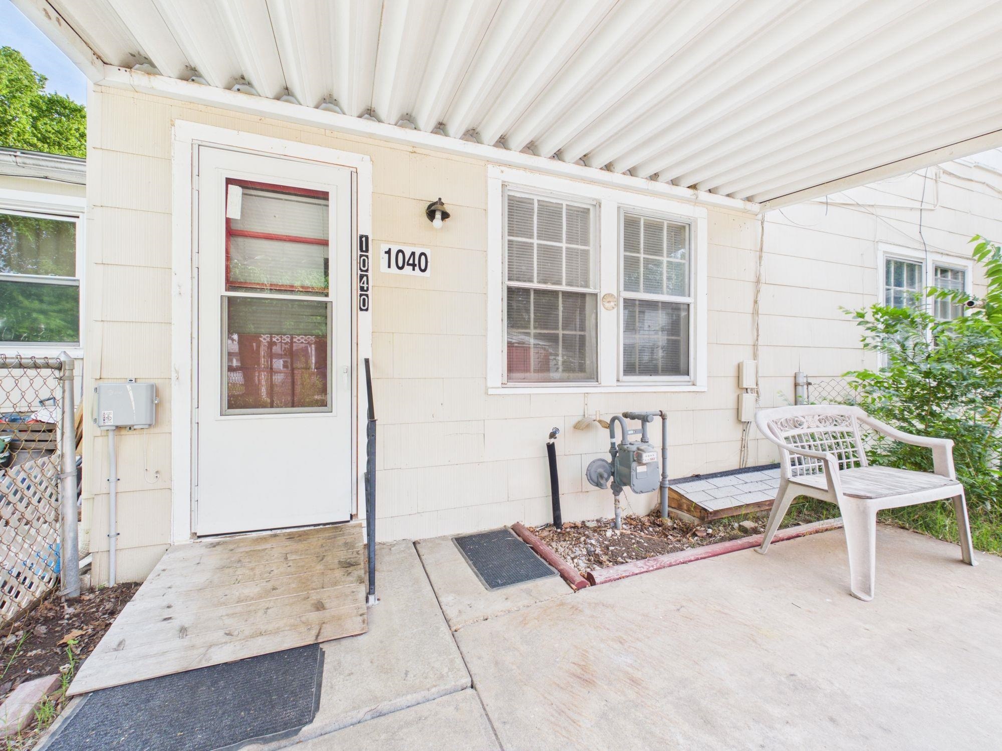 1040 S Pershing Property Photo 2