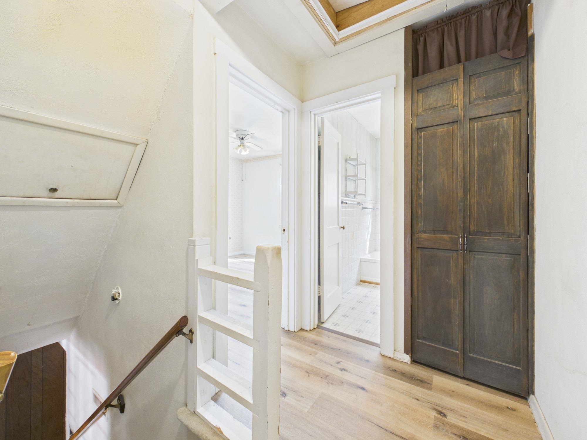1040 S Pershing Property Photo 9