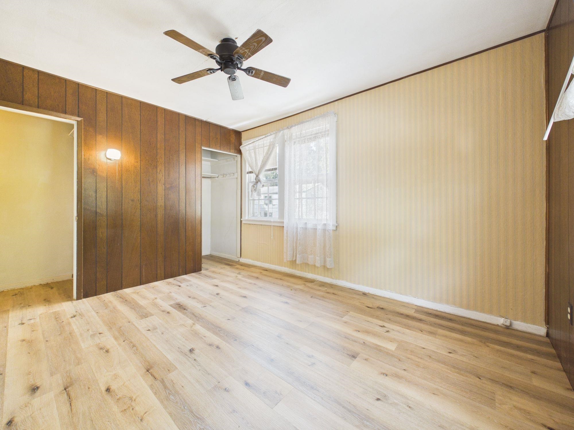 1040 S Pershing Property Photo 11