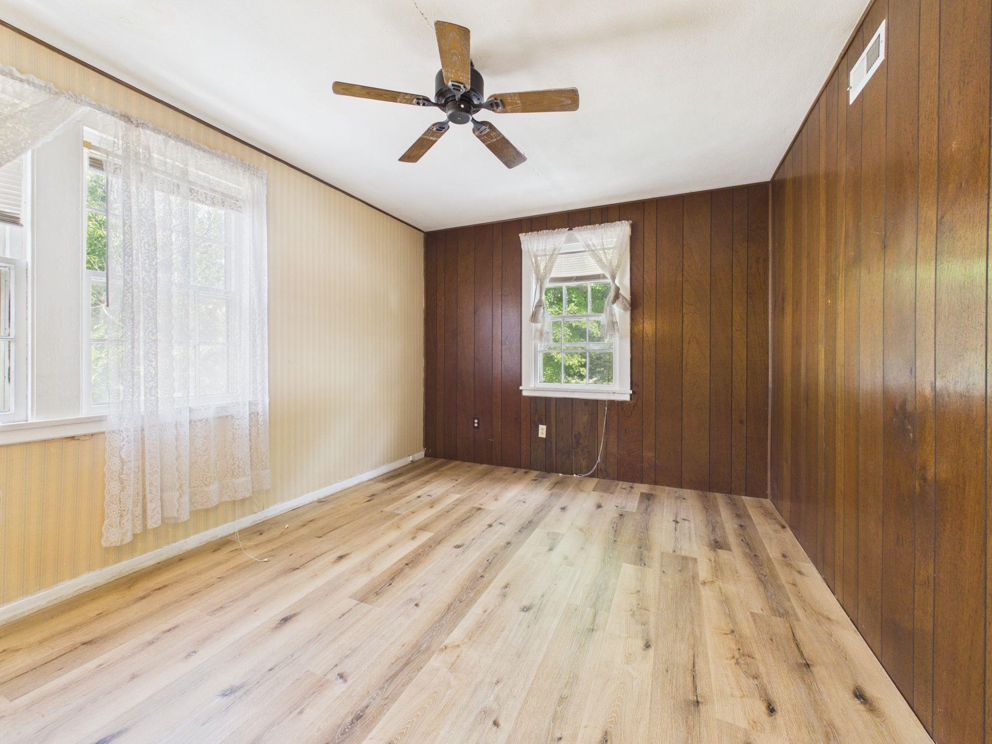 1040 S Pershing Property Photo 12