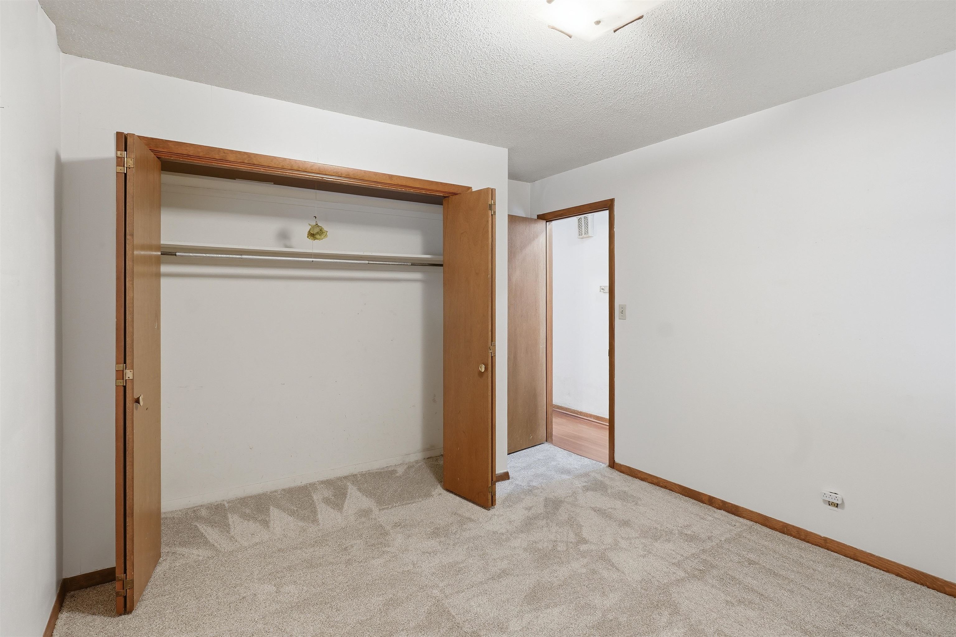324 S Green Property Photo 9