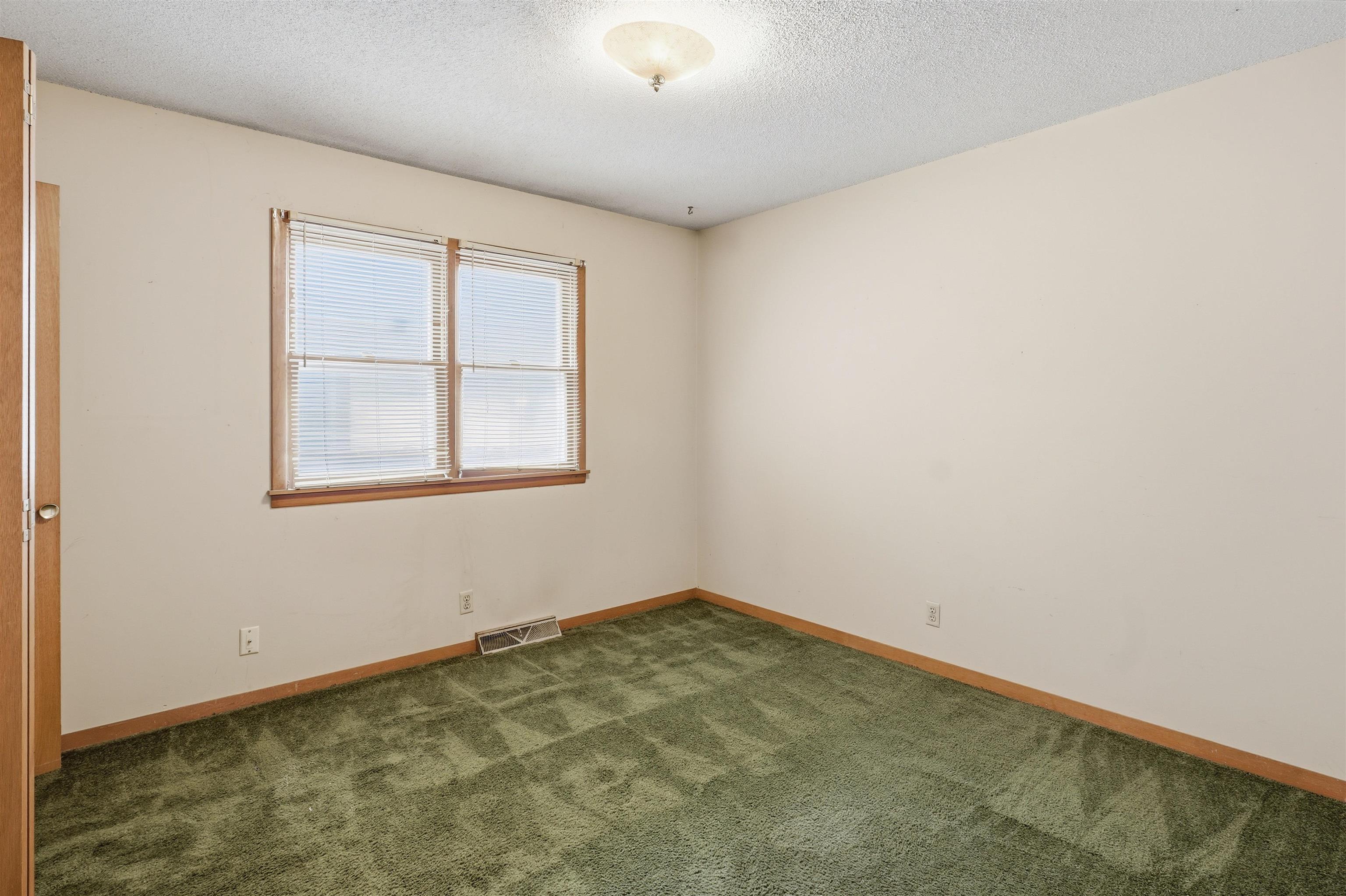 324 S Green Property Photo 13