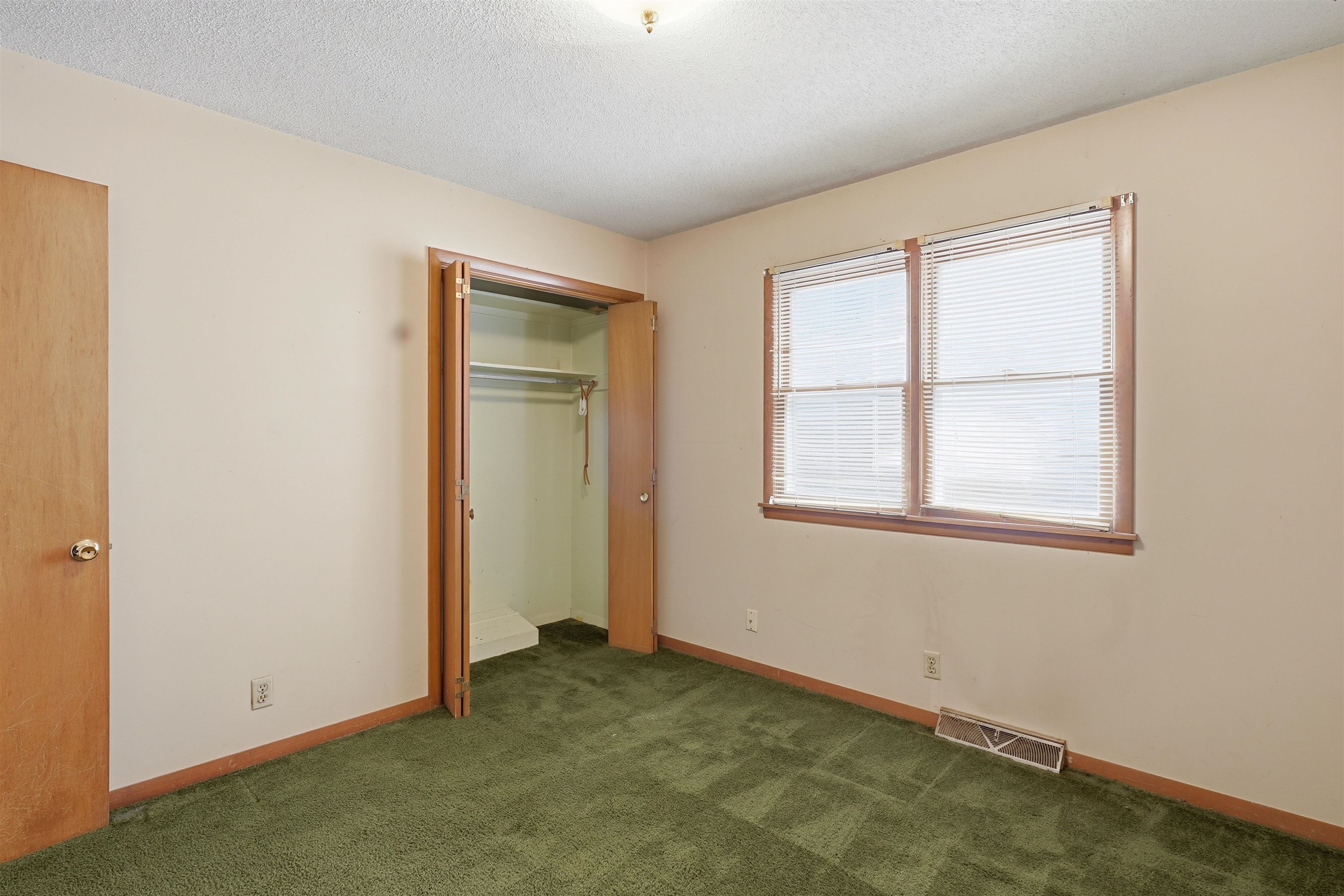 324 S Green Property Photo 14