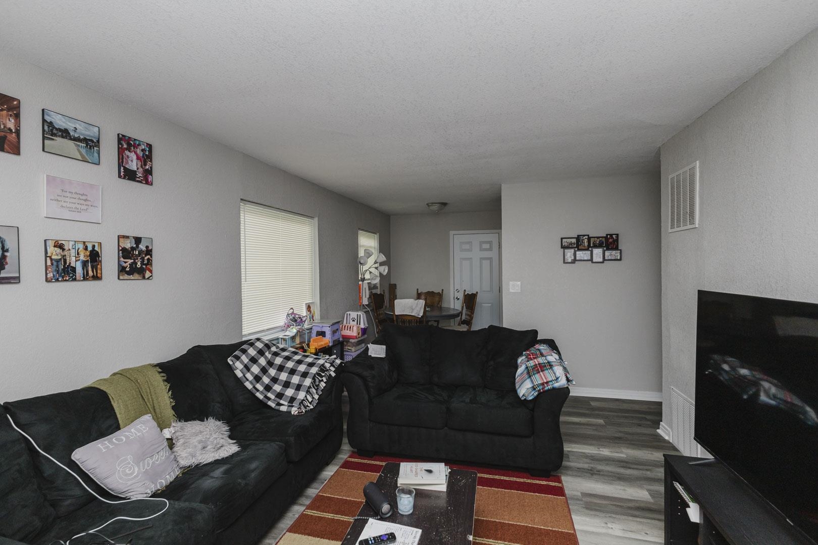 604-610 S Hunter Property Photo 5