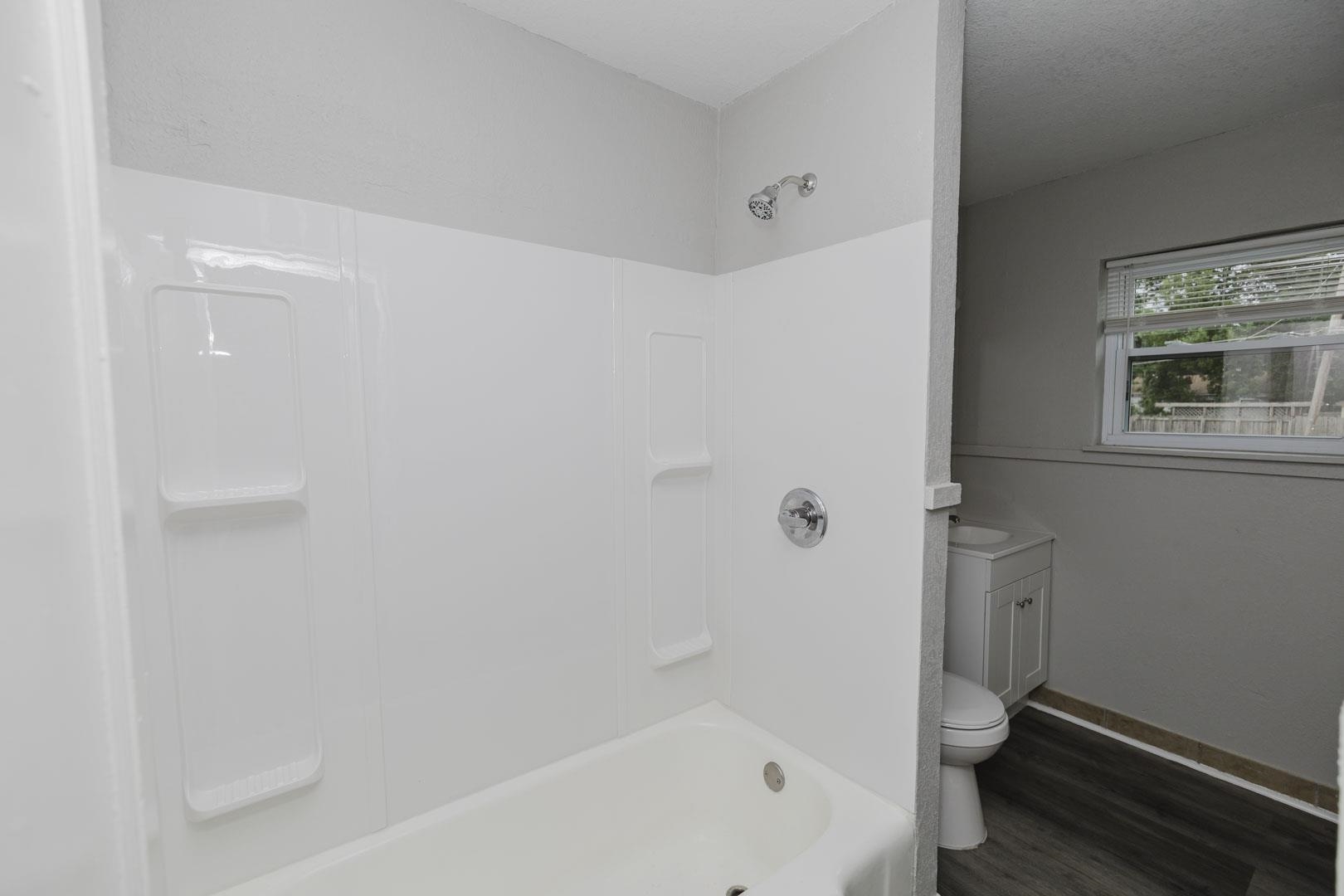 604-610 S Hunter Property Photo 28