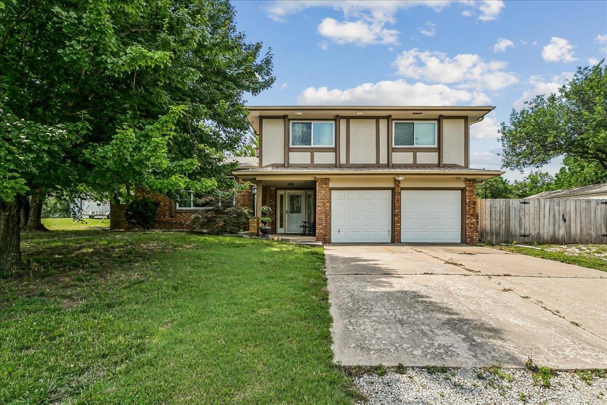 1113 E Springdale Property Photo 1